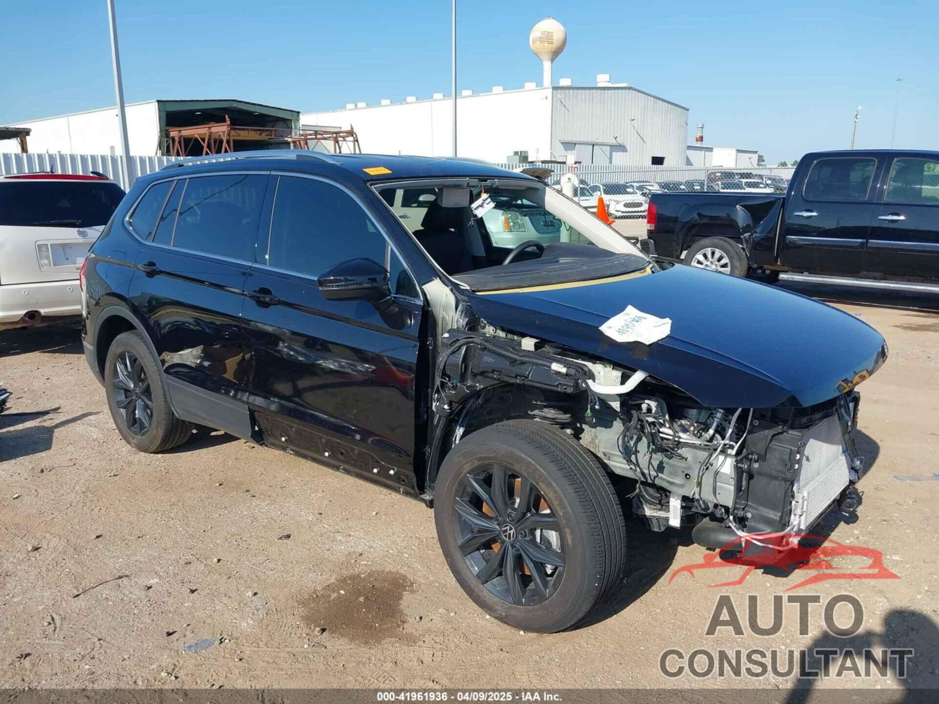 VOLKSWAGEN TIGUAN 2024 - 3VV3B7AX4RM184821
