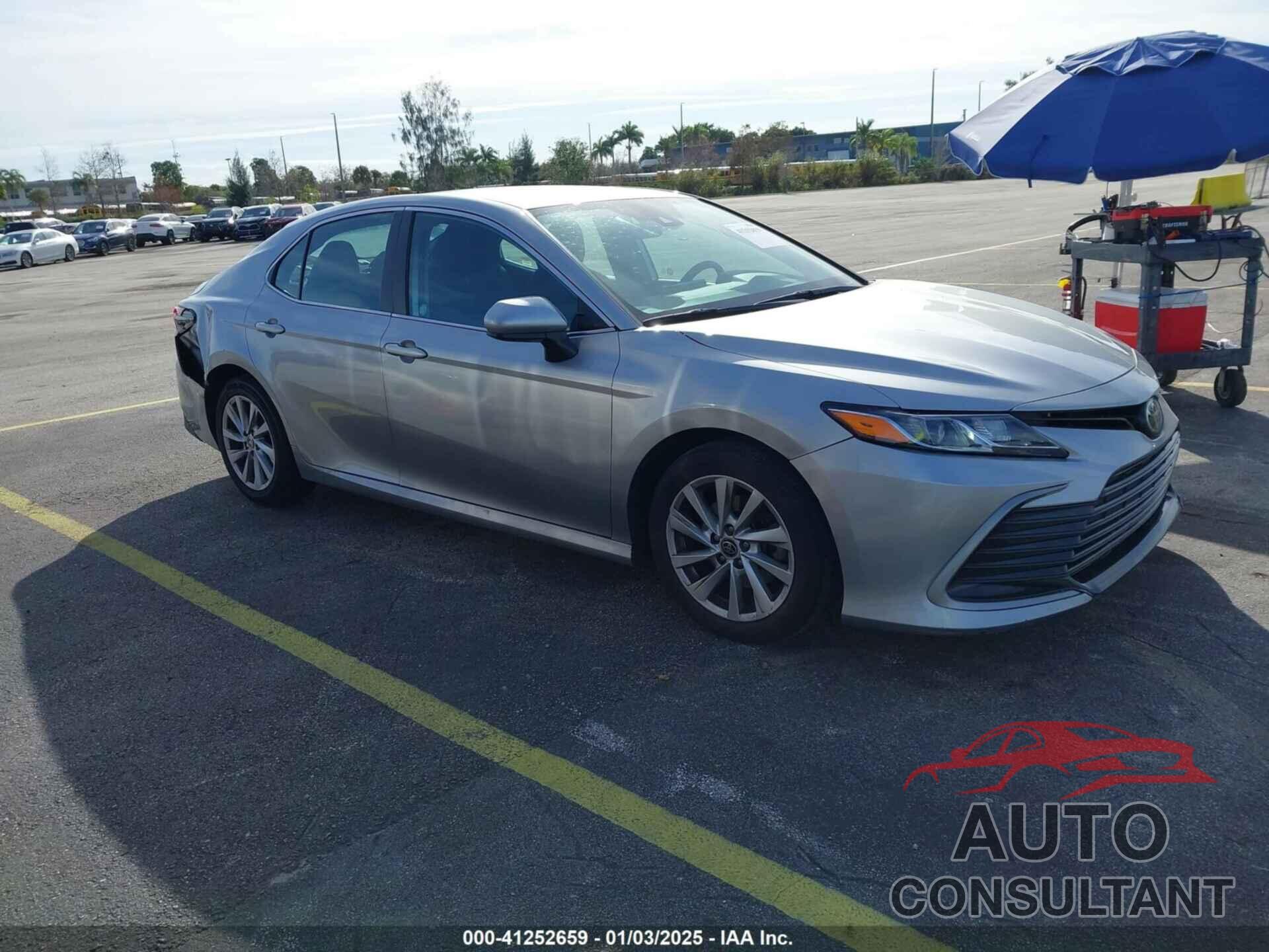 TOYOTA CAMRY 2022 - 4T1C11AKXNU630149