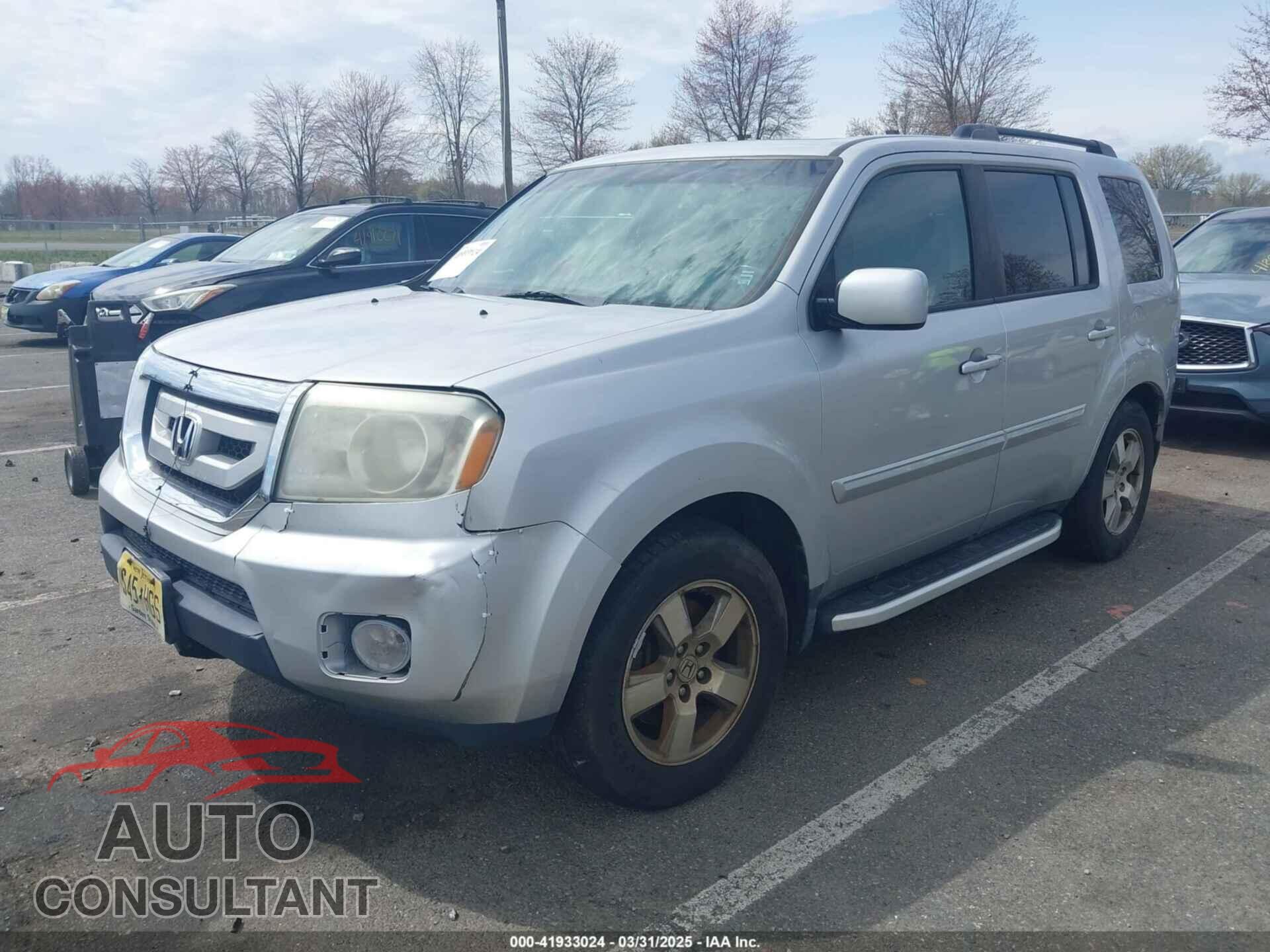 HONDA PILOT 2011 - 5FNYF4H68BB017361