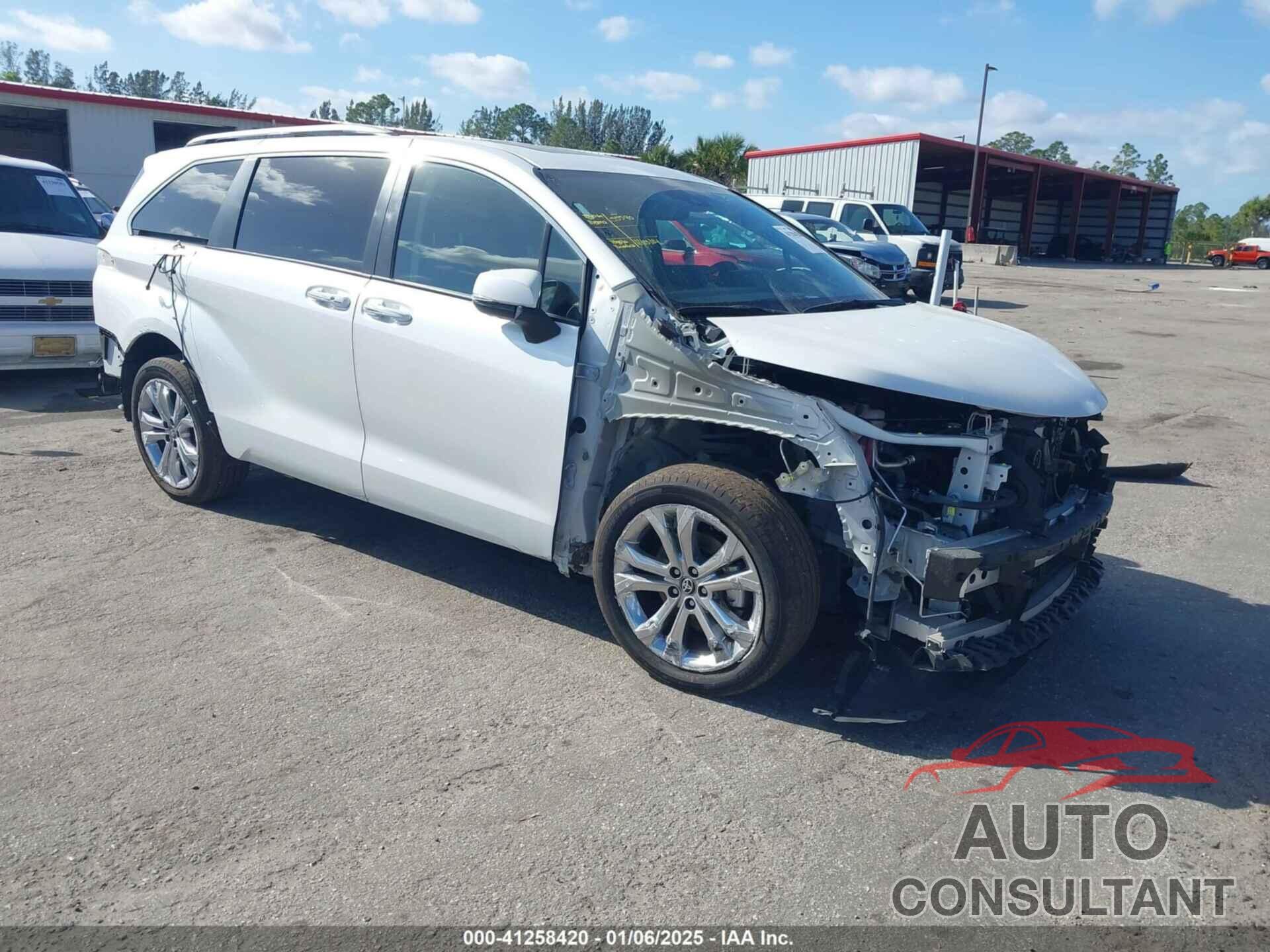 TOYOTA SIENNA 2022 - 5TDERKEC5NS101257