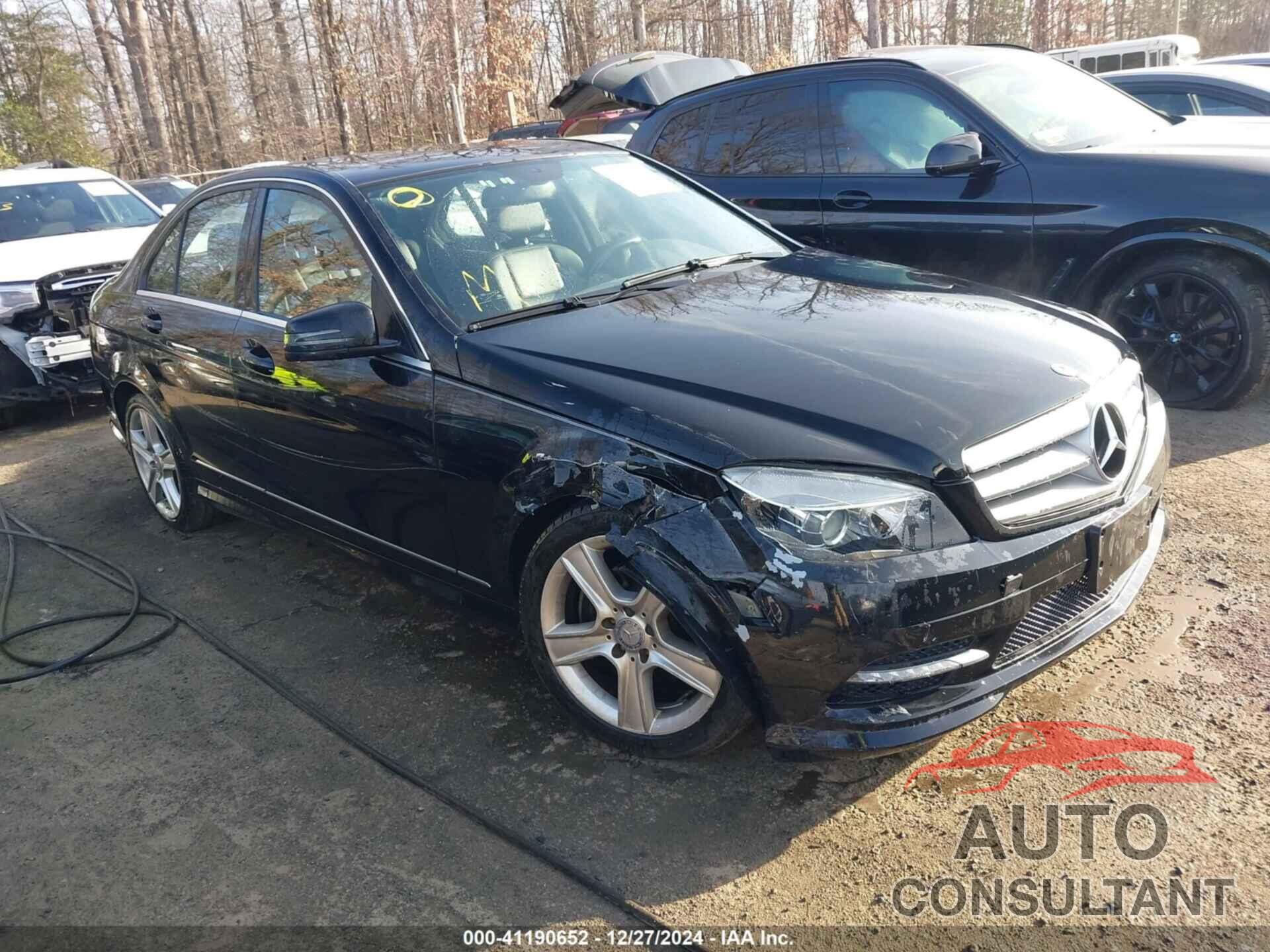MERCEDES-BENZ C 300 2011 - WDDGF8BB2BR156250