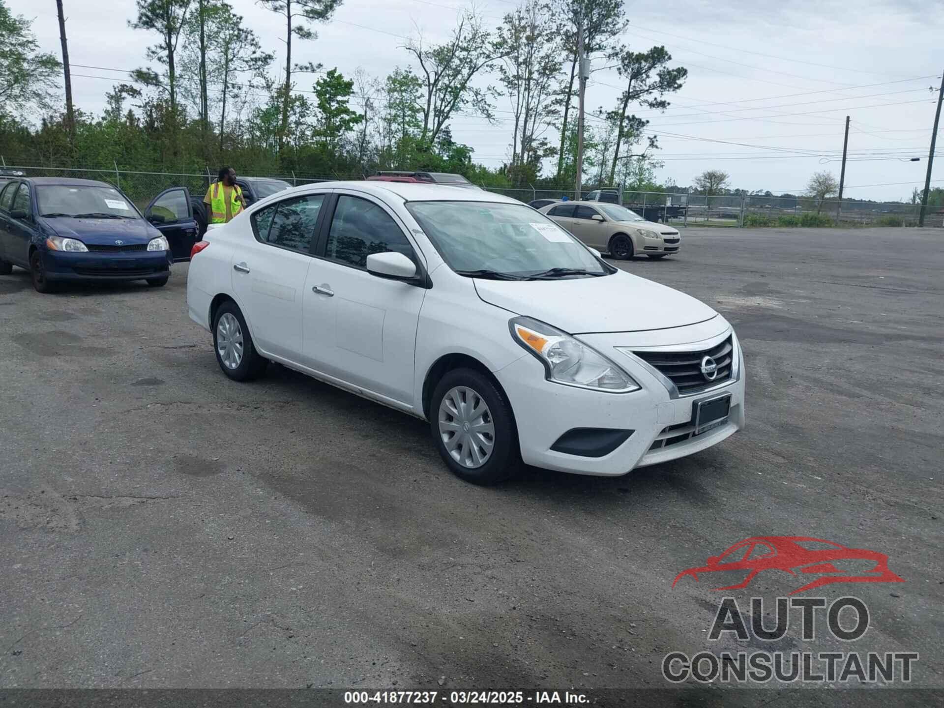 NISSAN VERSA 2018 - 3N1CN7AP1JL808450