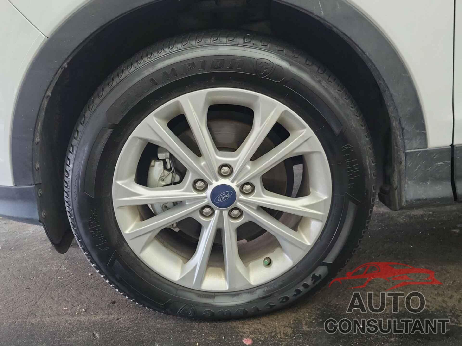 FORD ESCAPE 2019 - 1FMCU0GD4KUB86658