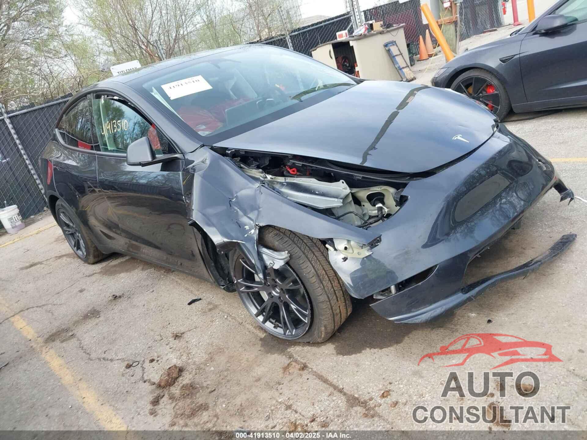TESLA MODEL Y 2025 - 7SAYGDEE7SF287094