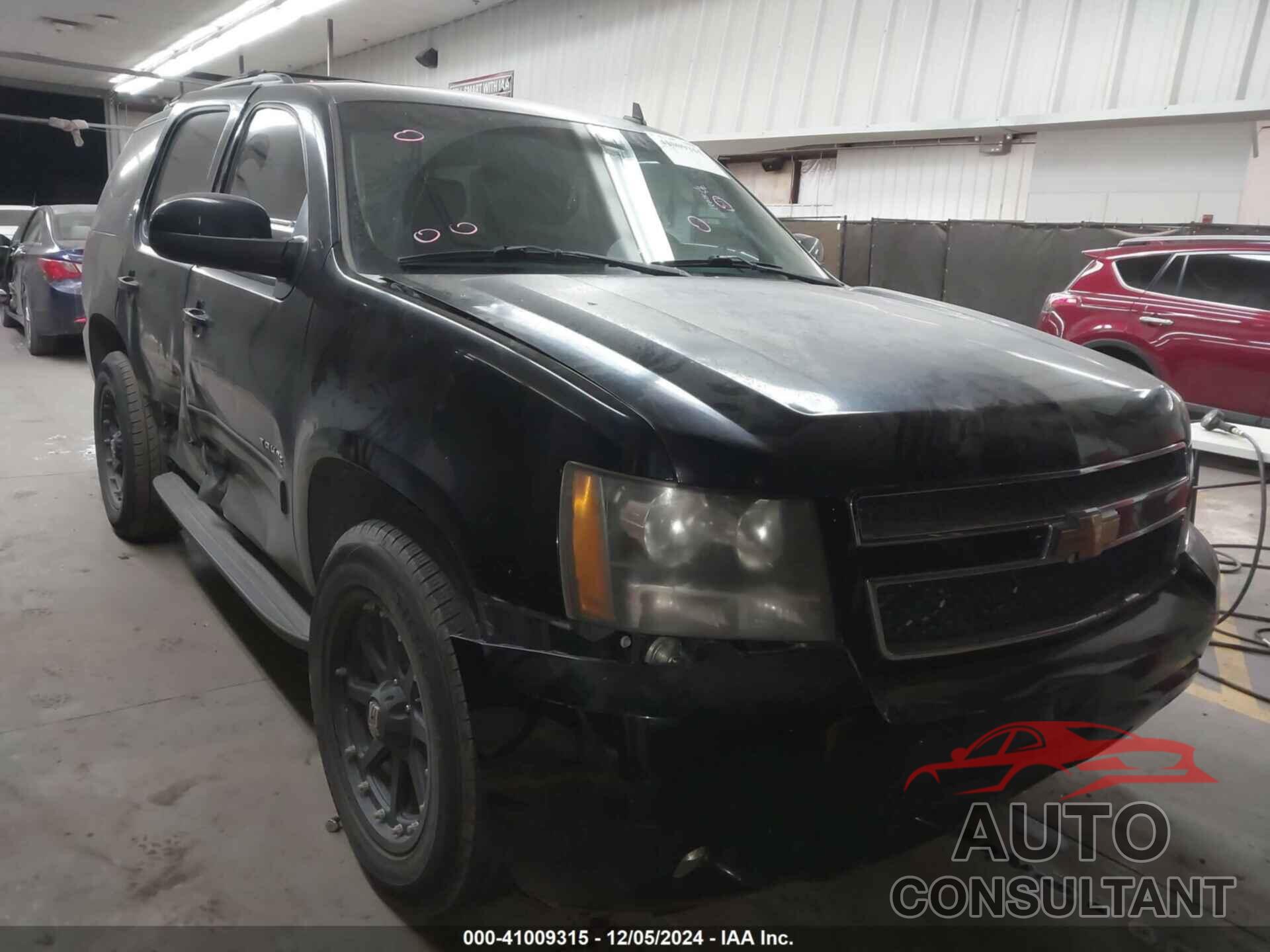 CHEVROLET TAHOE 2011 - 1GNSKBE07BR360010