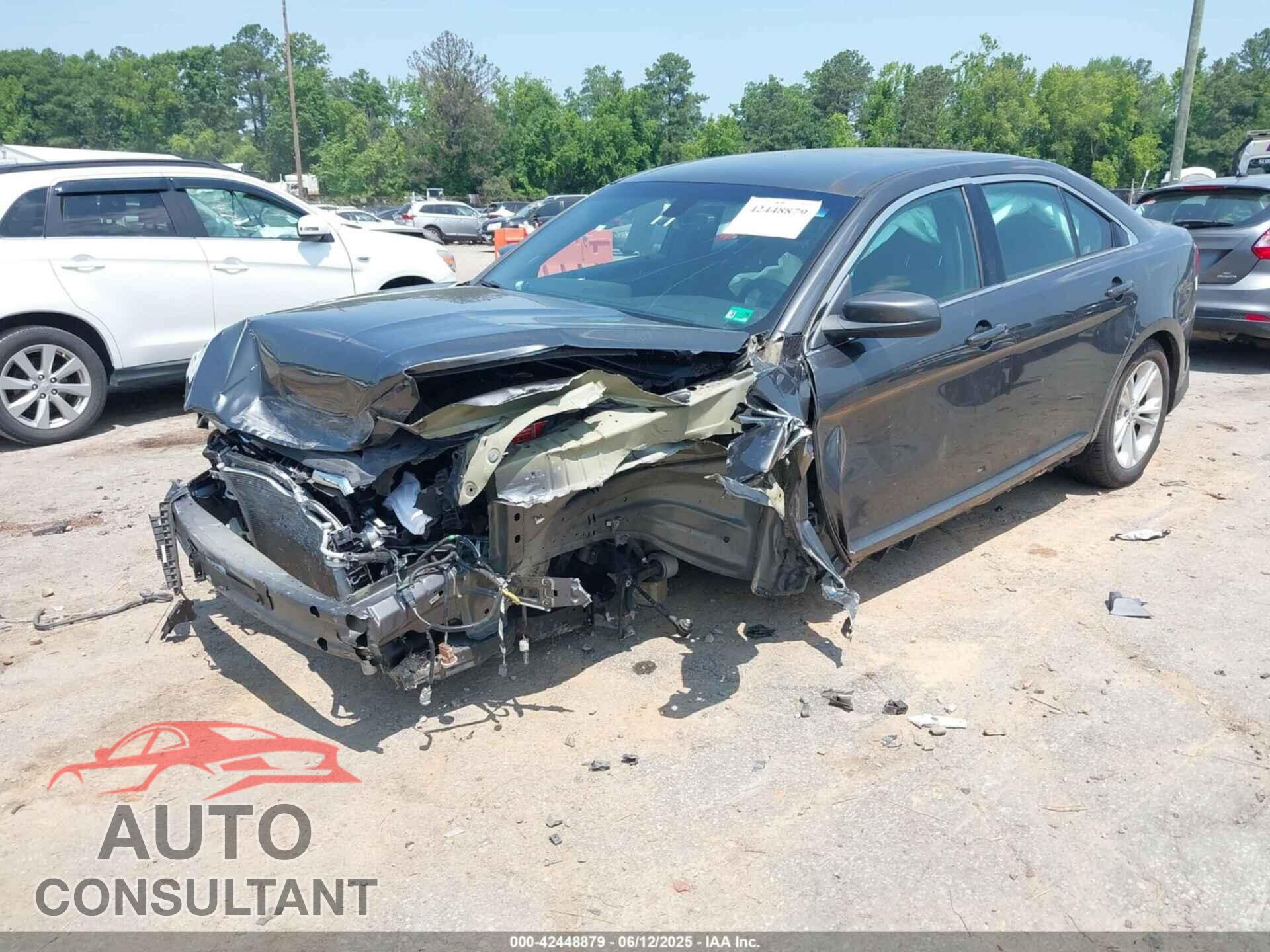 FORD TAURUS 2018 - 1FAHP2E88JG118286