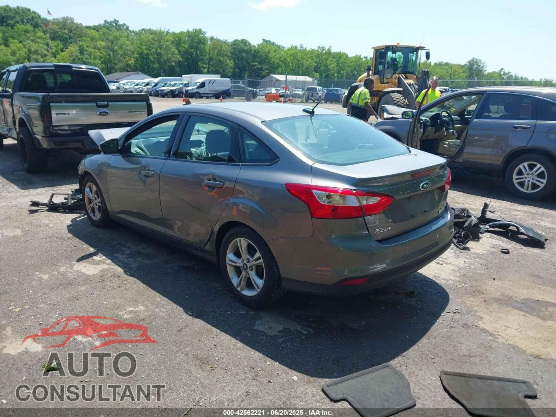 FORD FOCUS 2014 - 1FADP3F2XEL135523