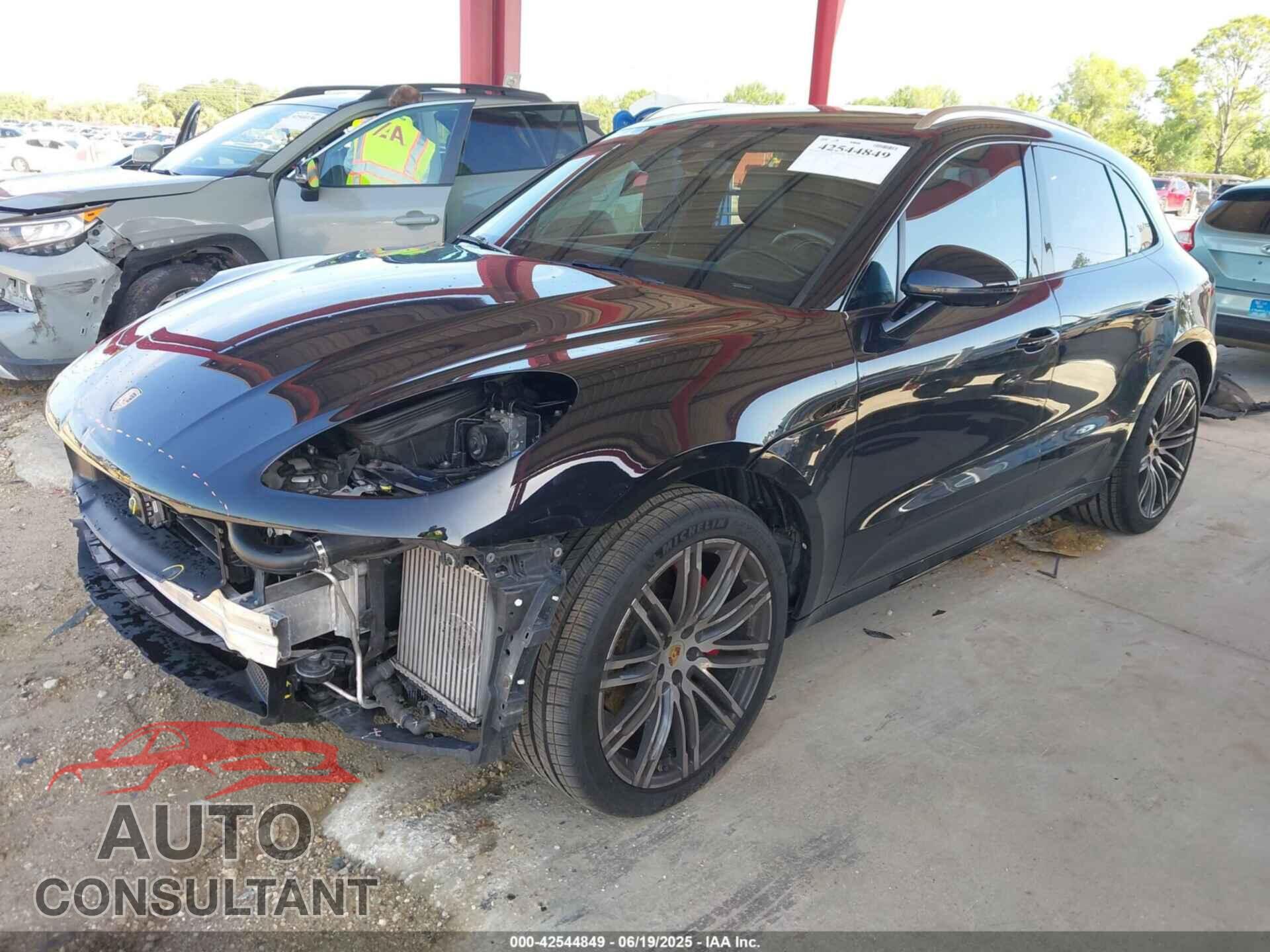 PORSCHE MACAN 2018 - WP1AG2A52JLB60403