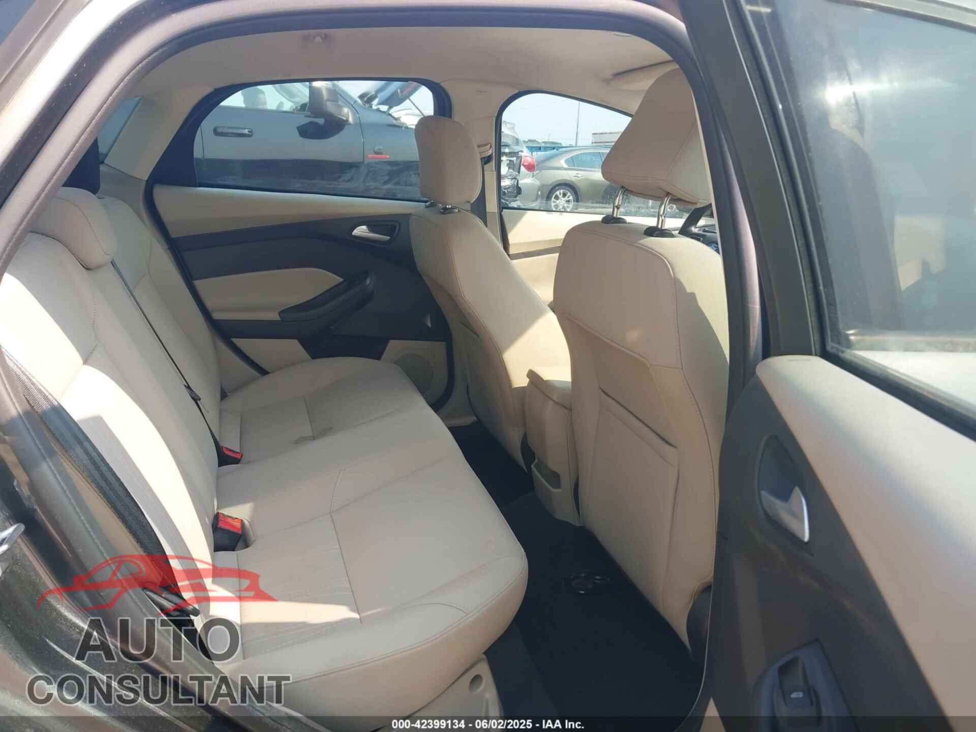 FORD FOCUS 2015 - 1FADP3F25FL238253