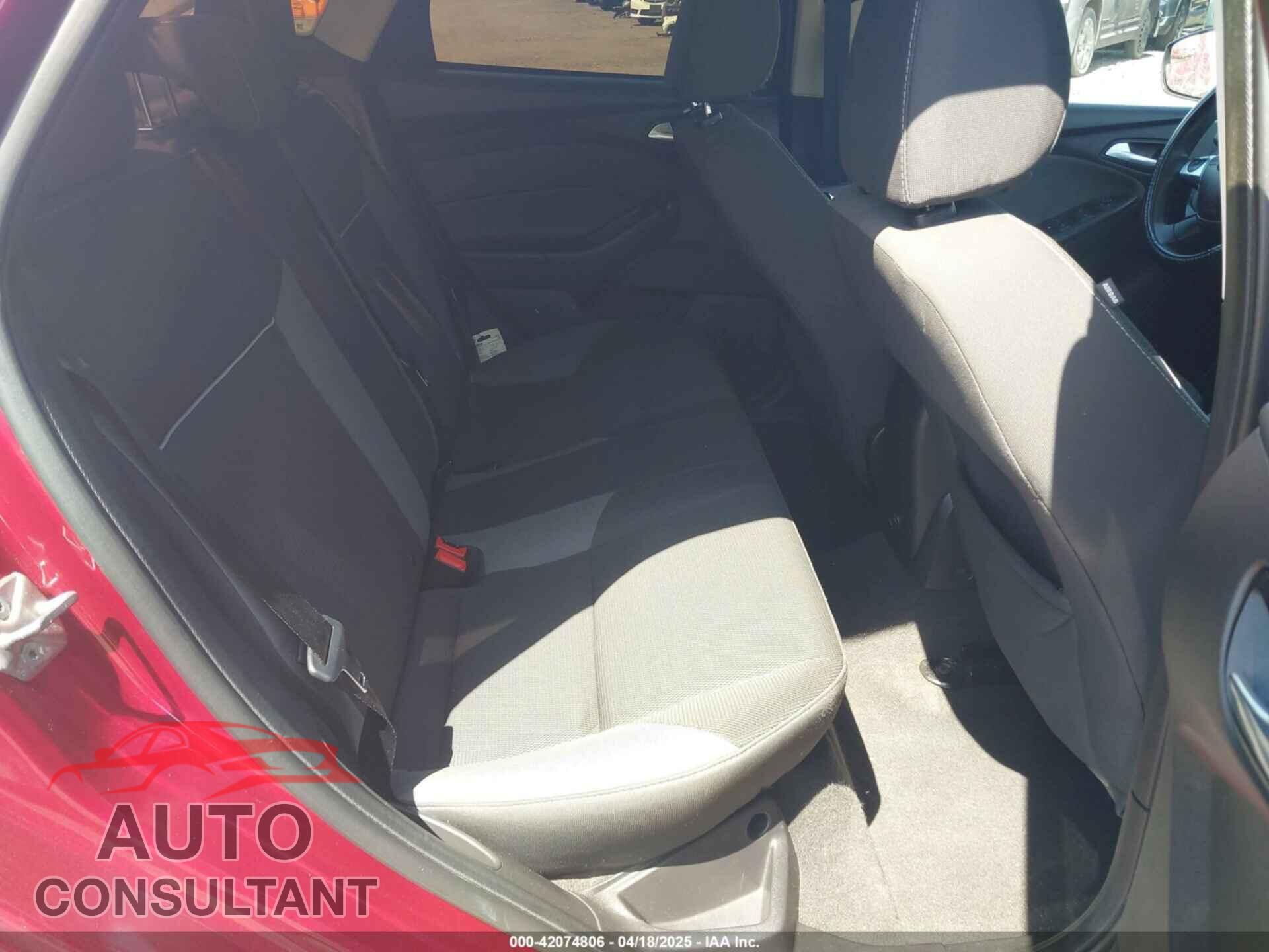 FORD FOCUS 2013 - 1FADP3F2XDL371376