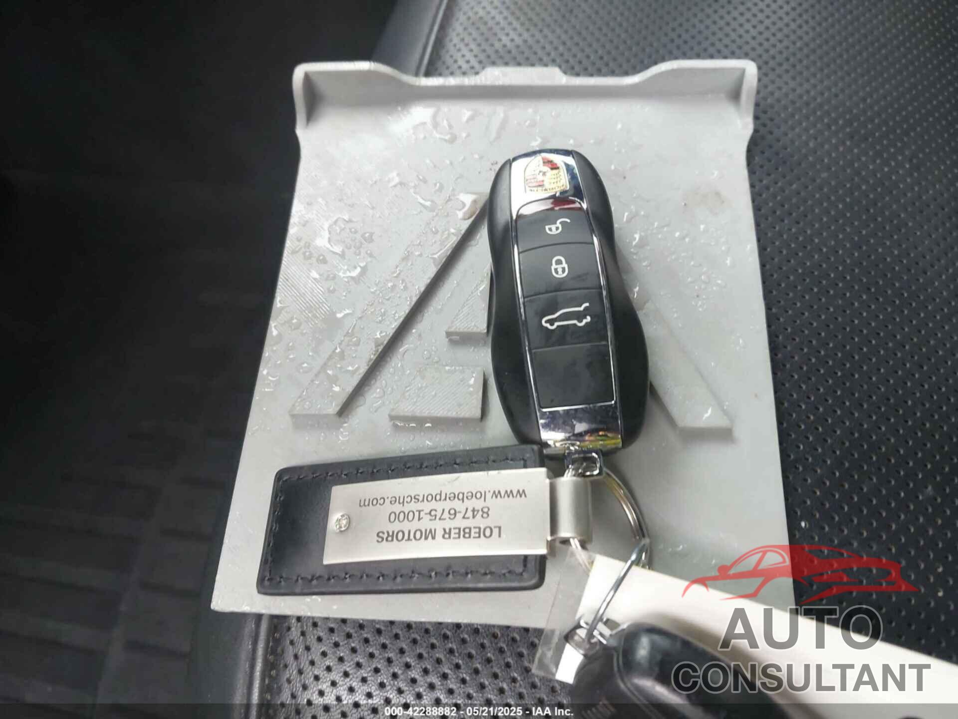 PORSCHE CAYENNE 2017 - WP1AA2A25HKA80522