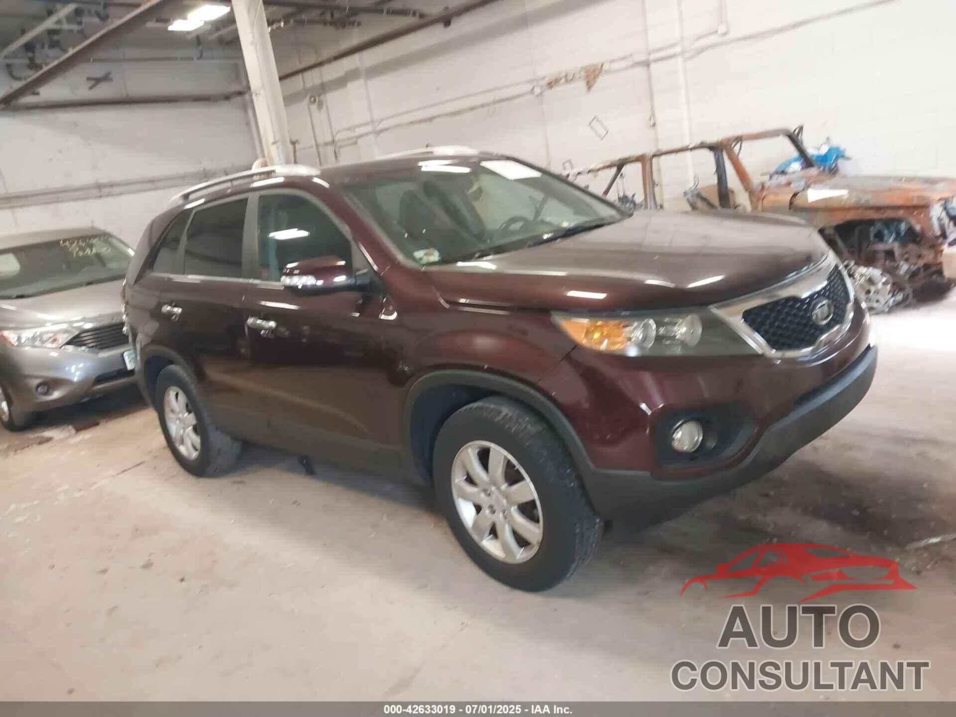 KIA SORENTO 2011 - 5XYKT3A11BG074193