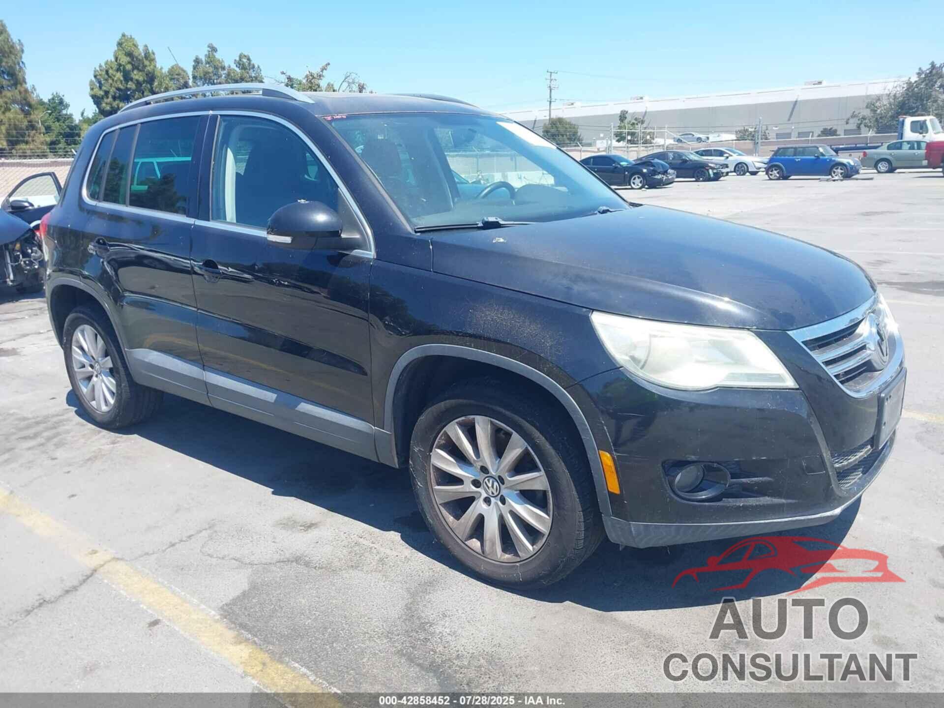 VOLKSWAGEN TIGUAN 2010 - WVGAV7AX4AW501042