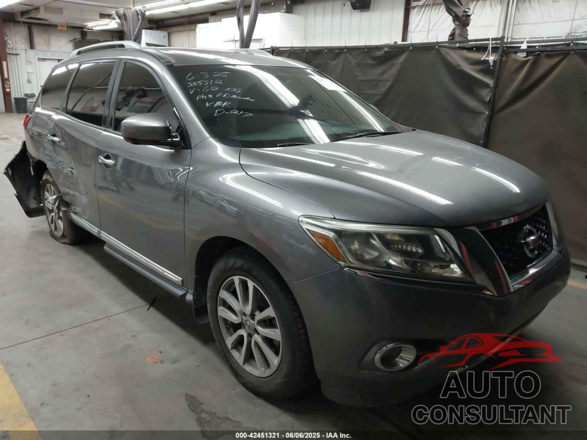 NISSAN PATHFINDER 2015 - 5N1AR2MN0FC612276