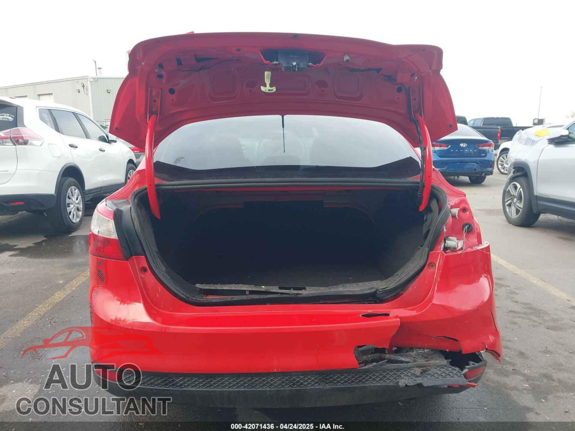FORD FOCUS 2013 - 1FADP3F29DL338014