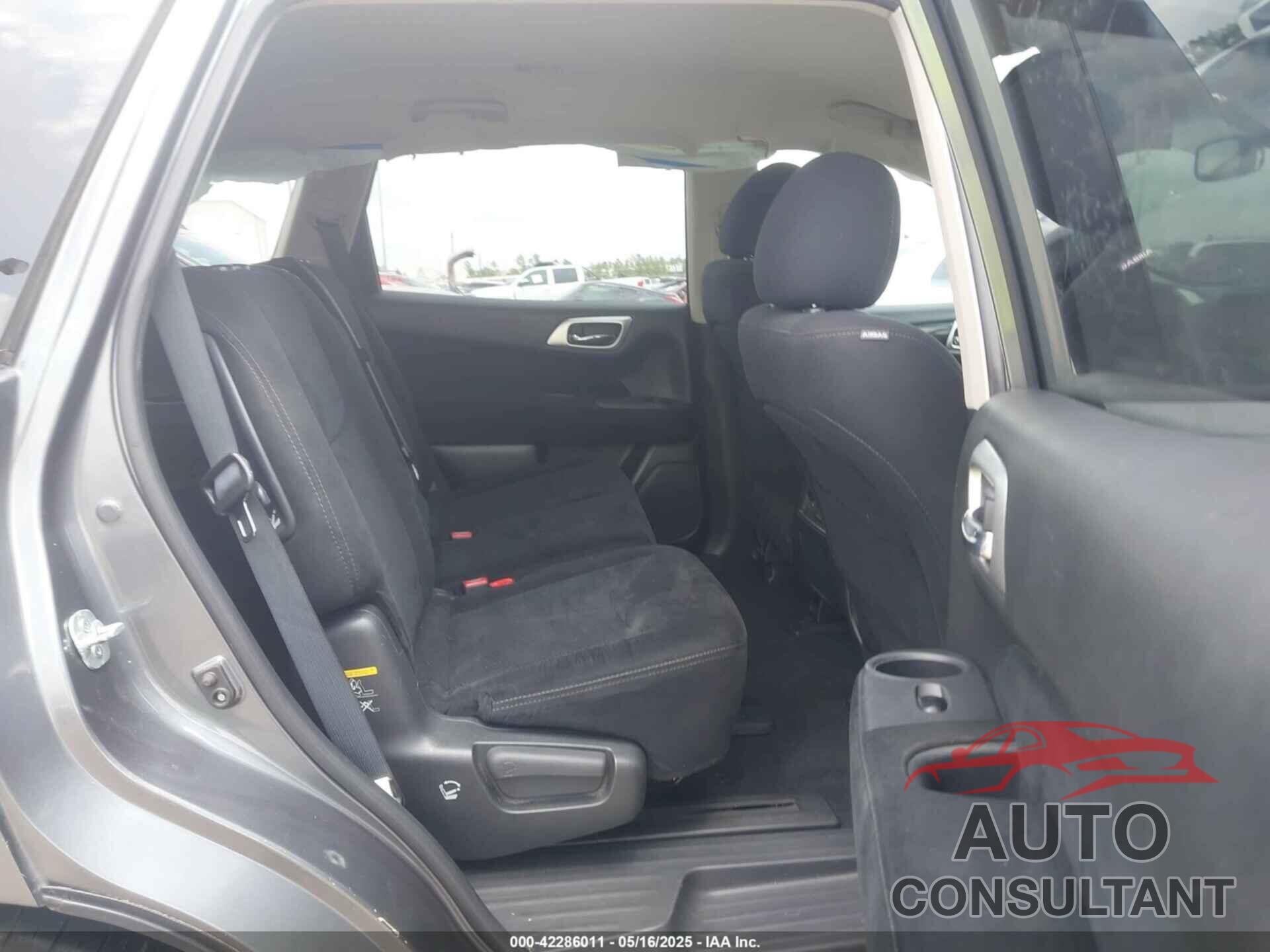NISSAN PATHFINDER 2016 - 5N1AR2MN4GC670098