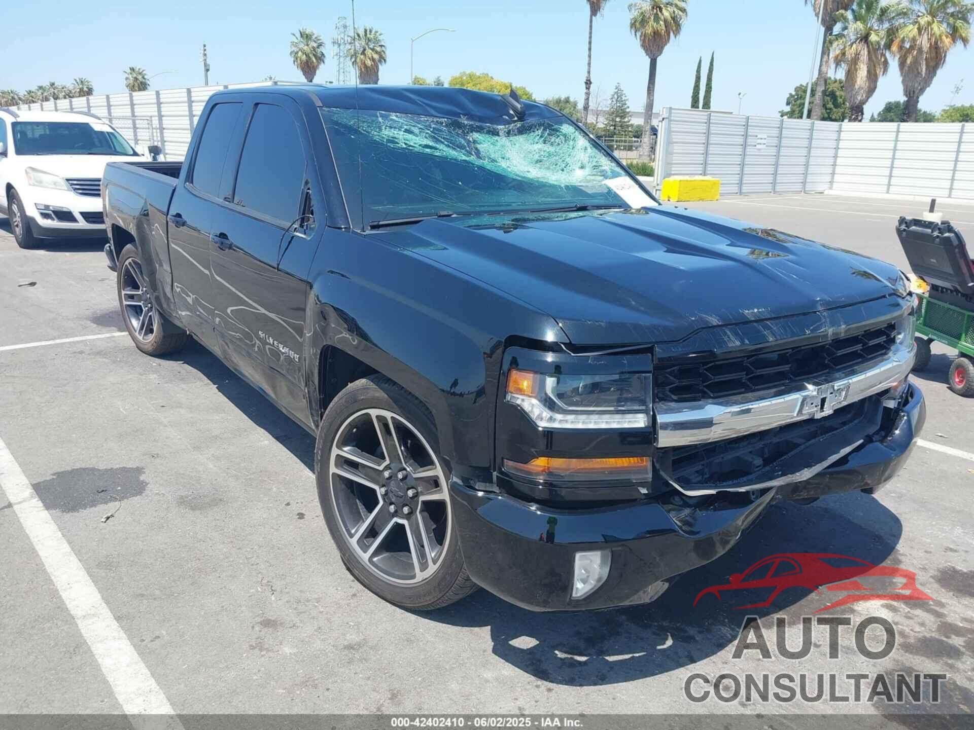 CHEVROLET SILVERADO 1500 2017 - 1GCRCREC0HZ270522
