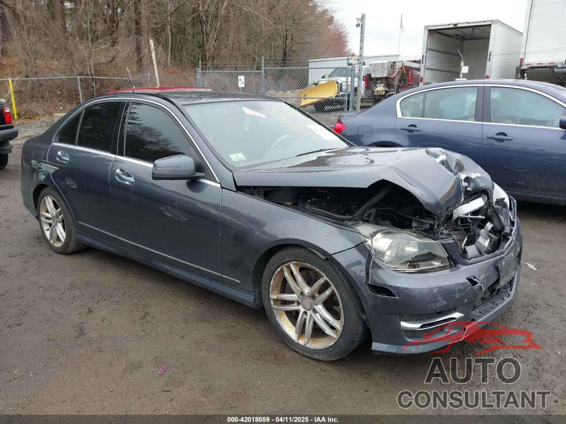 MERCEDES-BENZ C 300 2013 - WDDGF8AB0DR277122