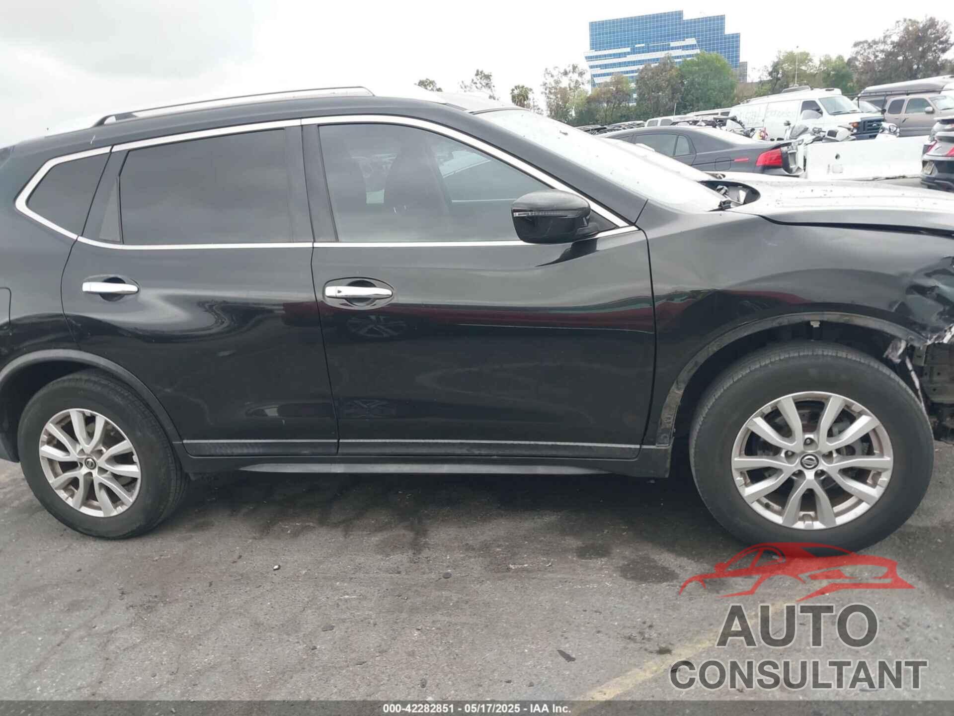 NISSAN ROGUE 2017 - KNMAT2MV6HP542218