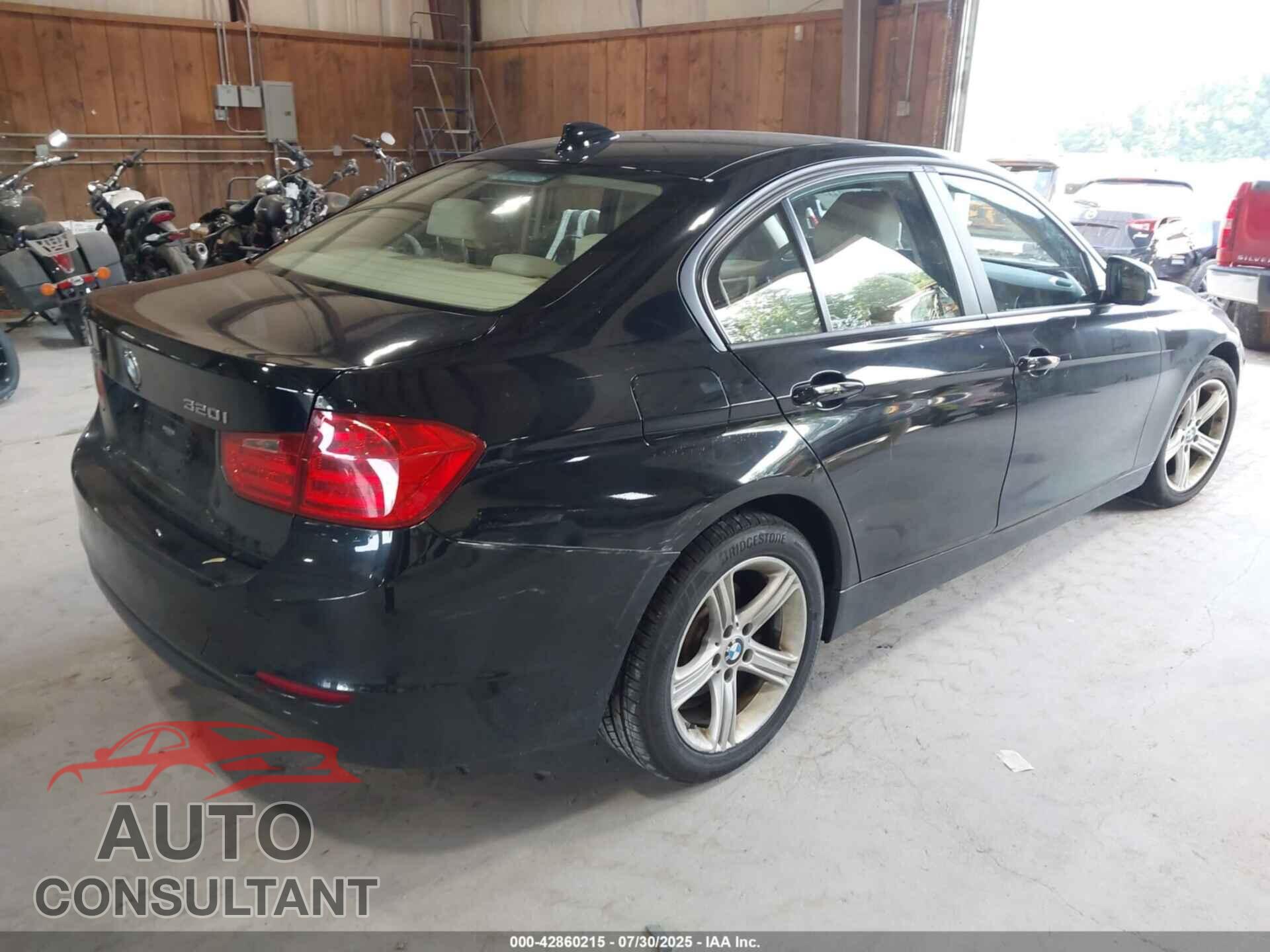 BMW 320I 2014 - WBA3C3C52EF987005