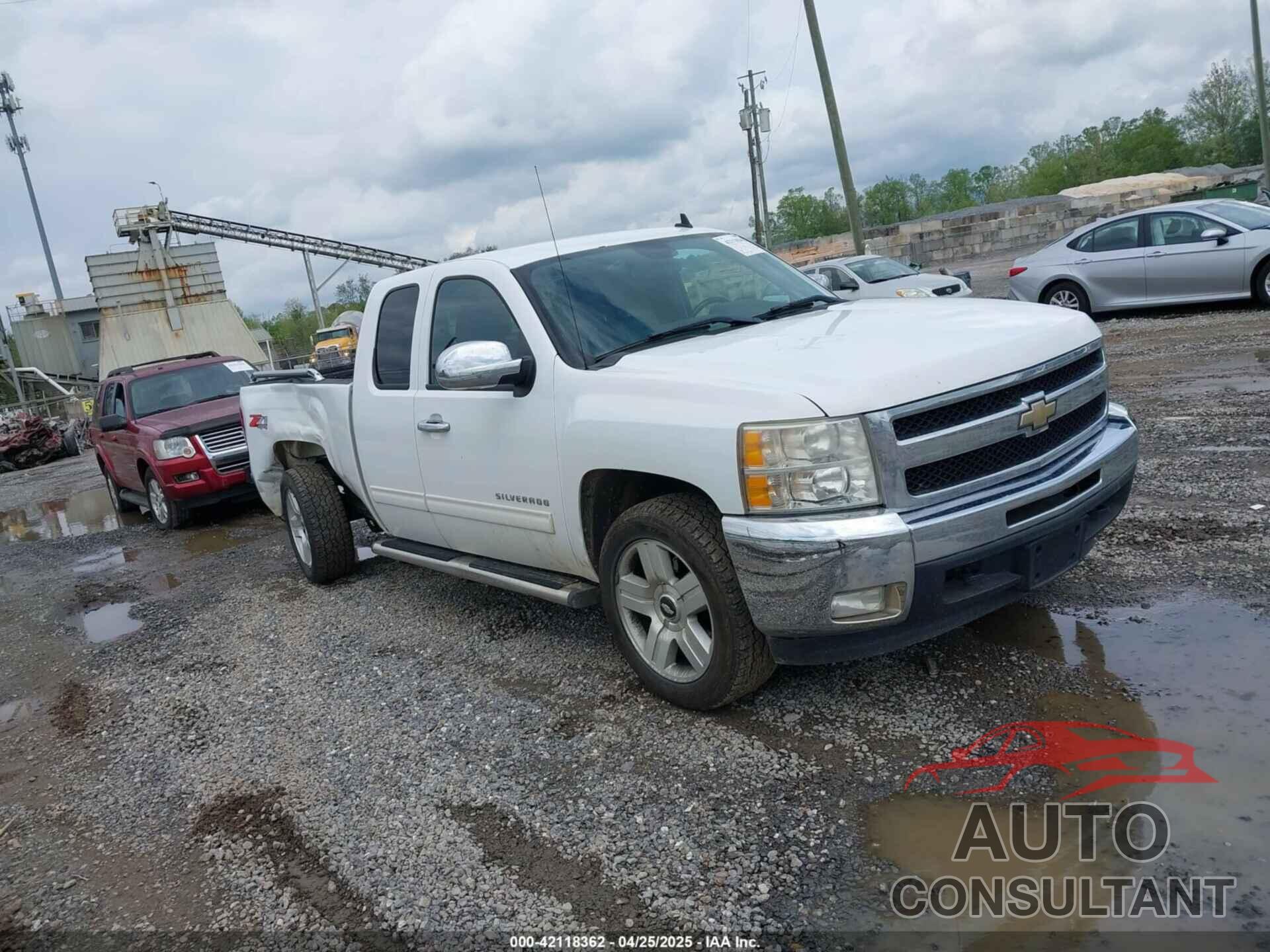 CHEVROLET SILVERADO 1500 2011 - 1GCRKSE32BZ454619