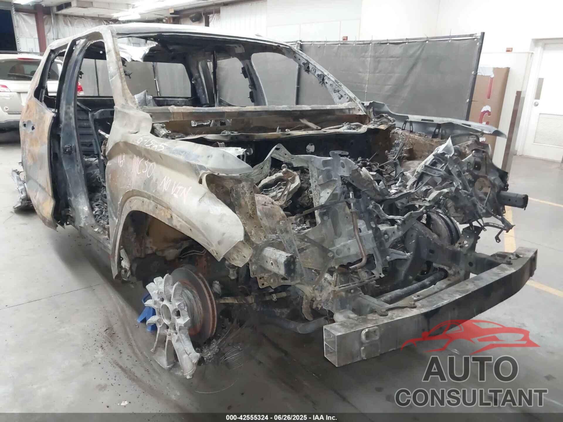 TOYOTA TUNDRA 2023 - 5TFJA5DBXPX122960