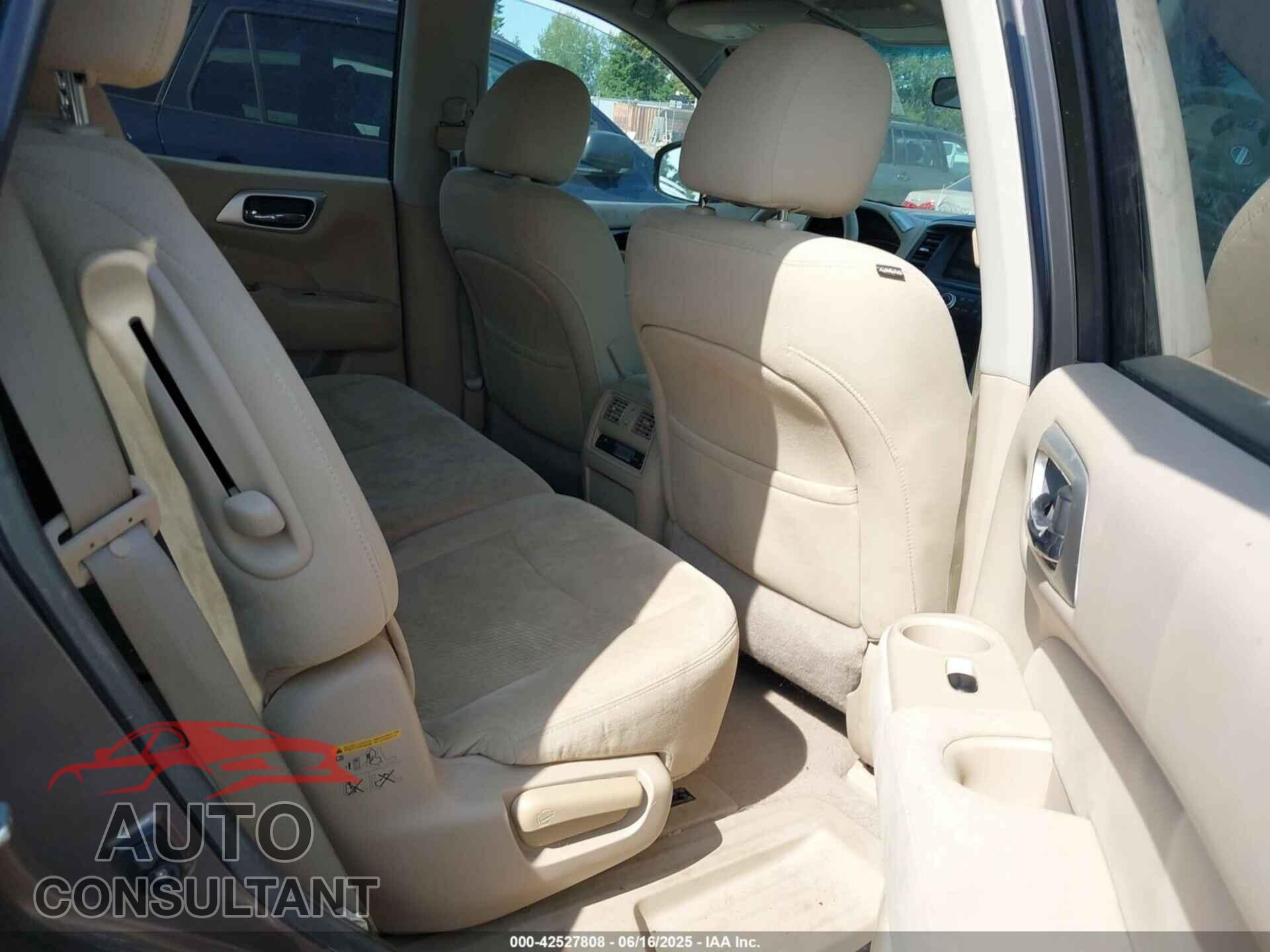 NISSAN PATHFINDER 2014 - 5N1AR2MN3EC732989