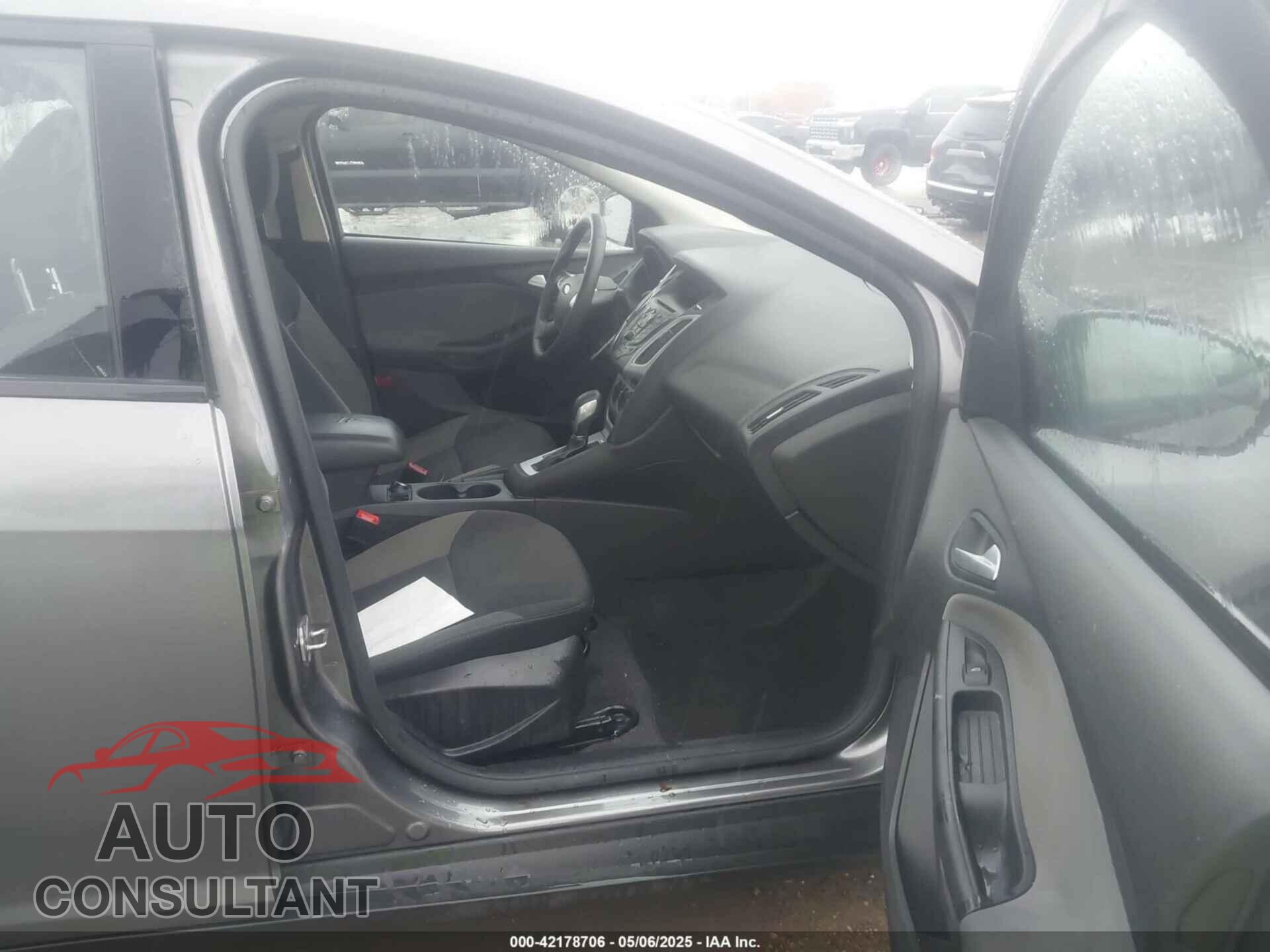FORD FOCUS 2014 - 1FADP3F26EL449976