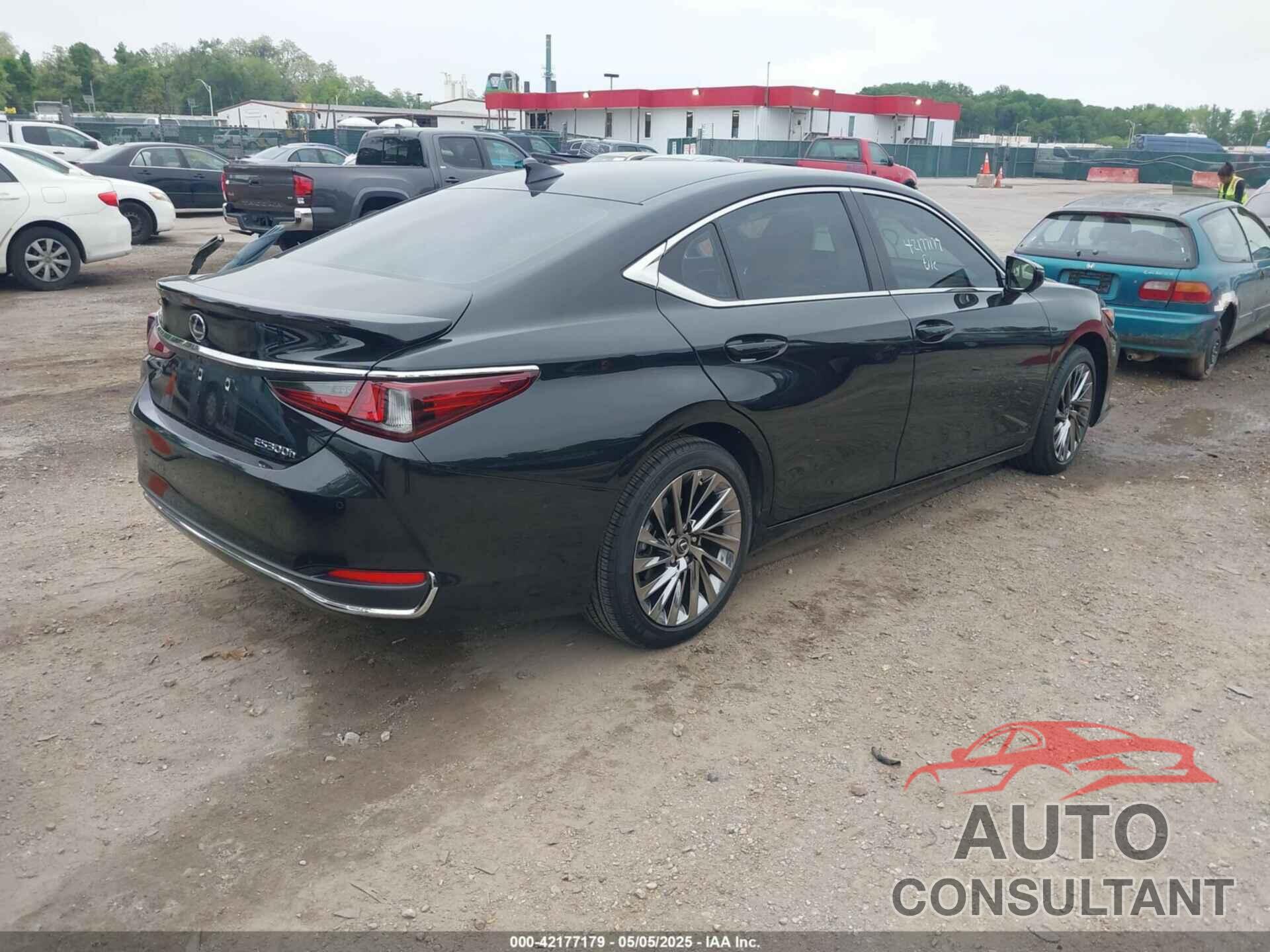 LEXUS ES 300H 2024 - 58AFA1C13RU048538