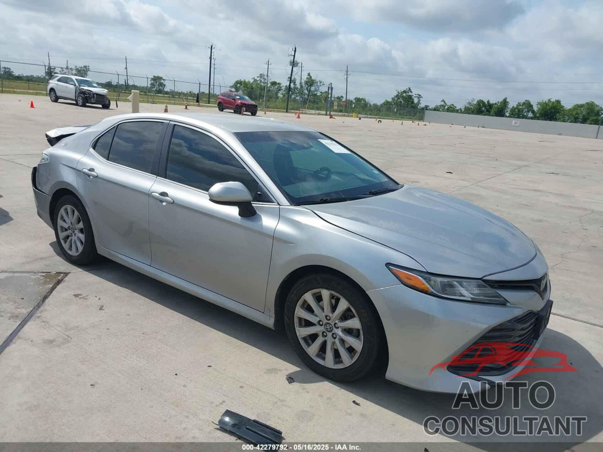 TOYOTA CAMRY 2018 - 4T1B11HK2JU150201