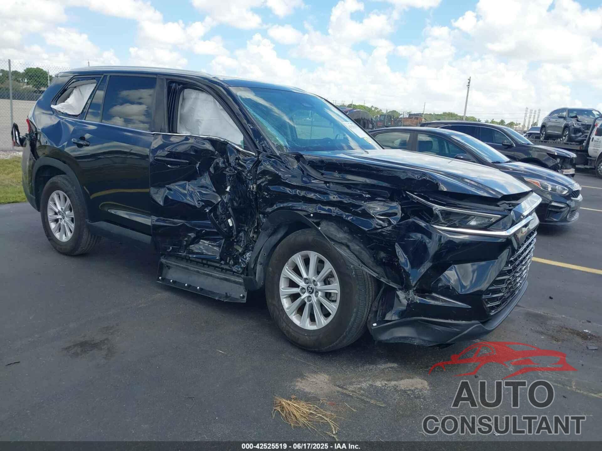 TOYOTA GRAND HIGHLANDER 2024 - 5TDAAAA55RS000832