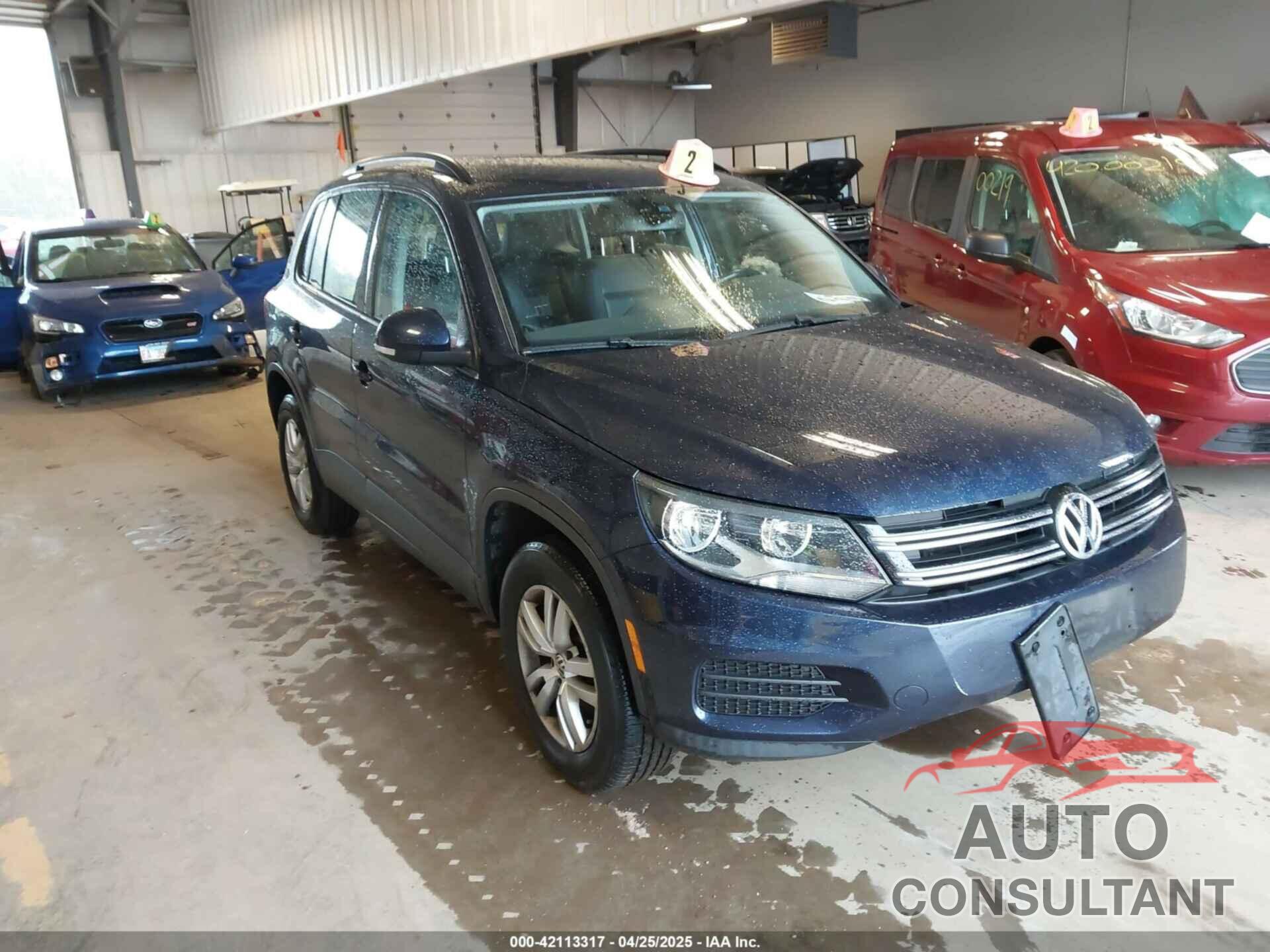 VOLKSWAGEN TIGUAN 2016 - WVGBV7AXXGW565289