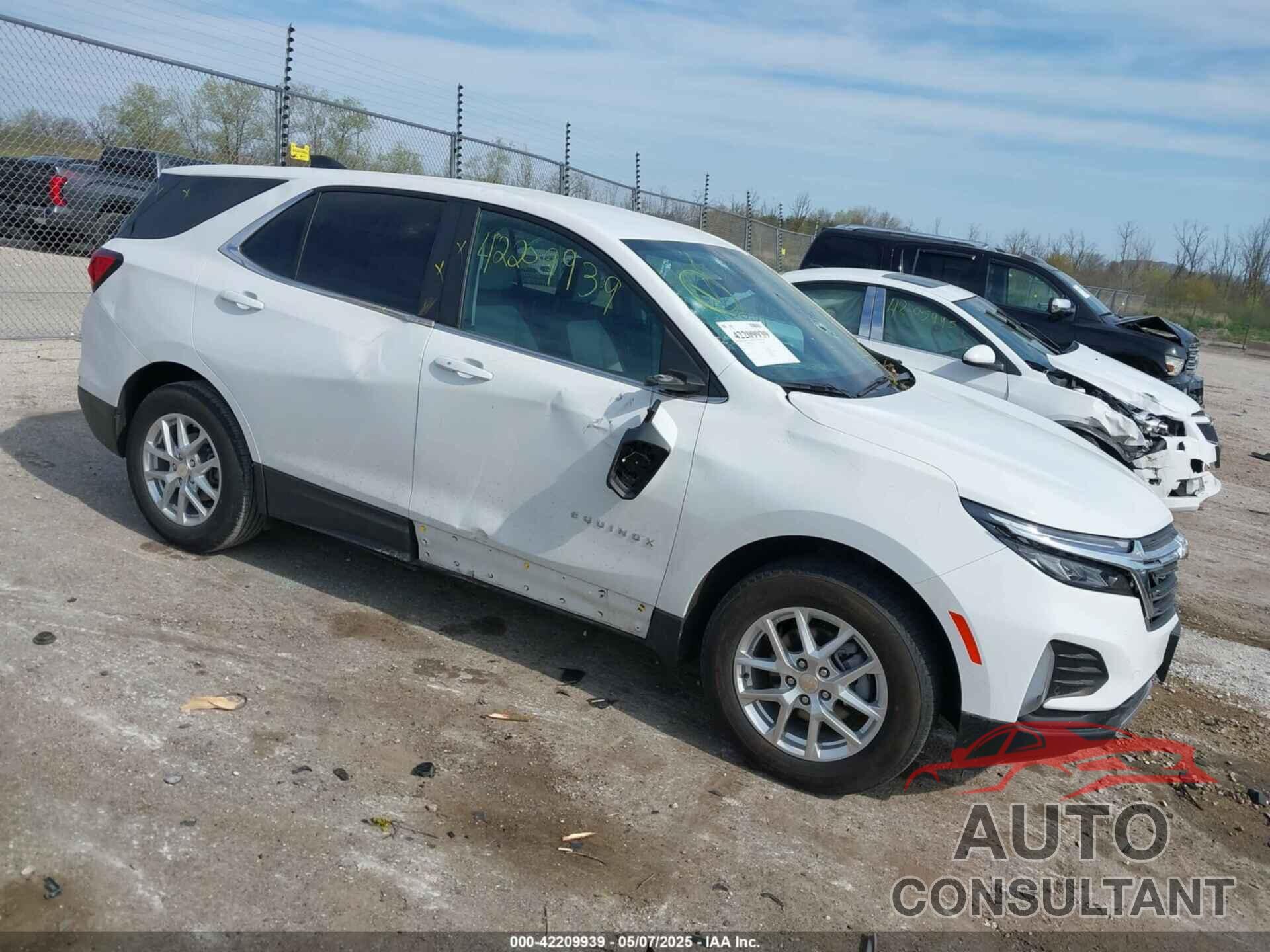 CHEVROLET EQUINOX 2022 - 3GNAXKEV5NS216434