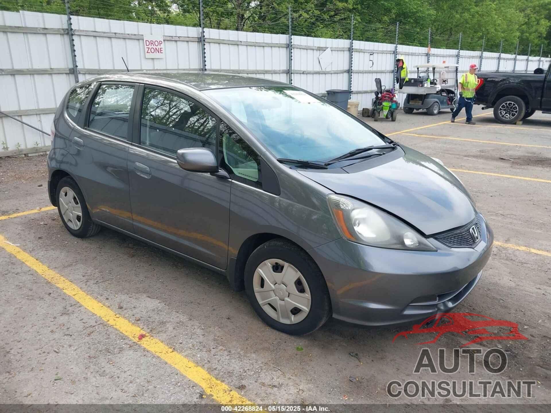 HONDA FIT 2013 - JHMGE8H37DC030466