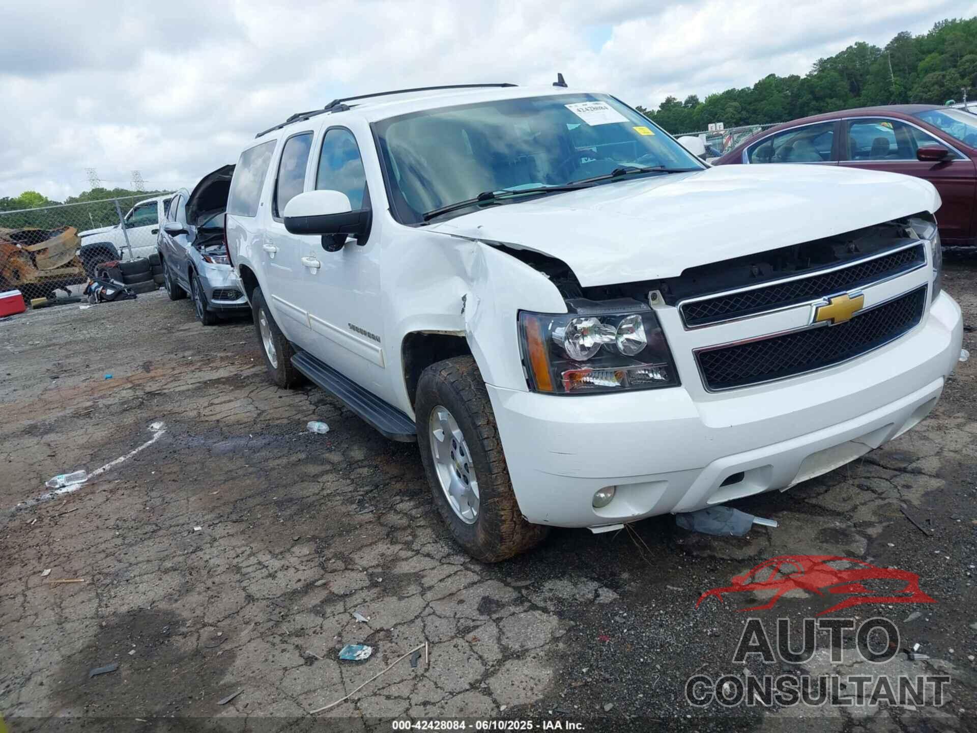 CHEVROLET SUBURBAN 1500 2014 - 1GNSCJE07ER211222