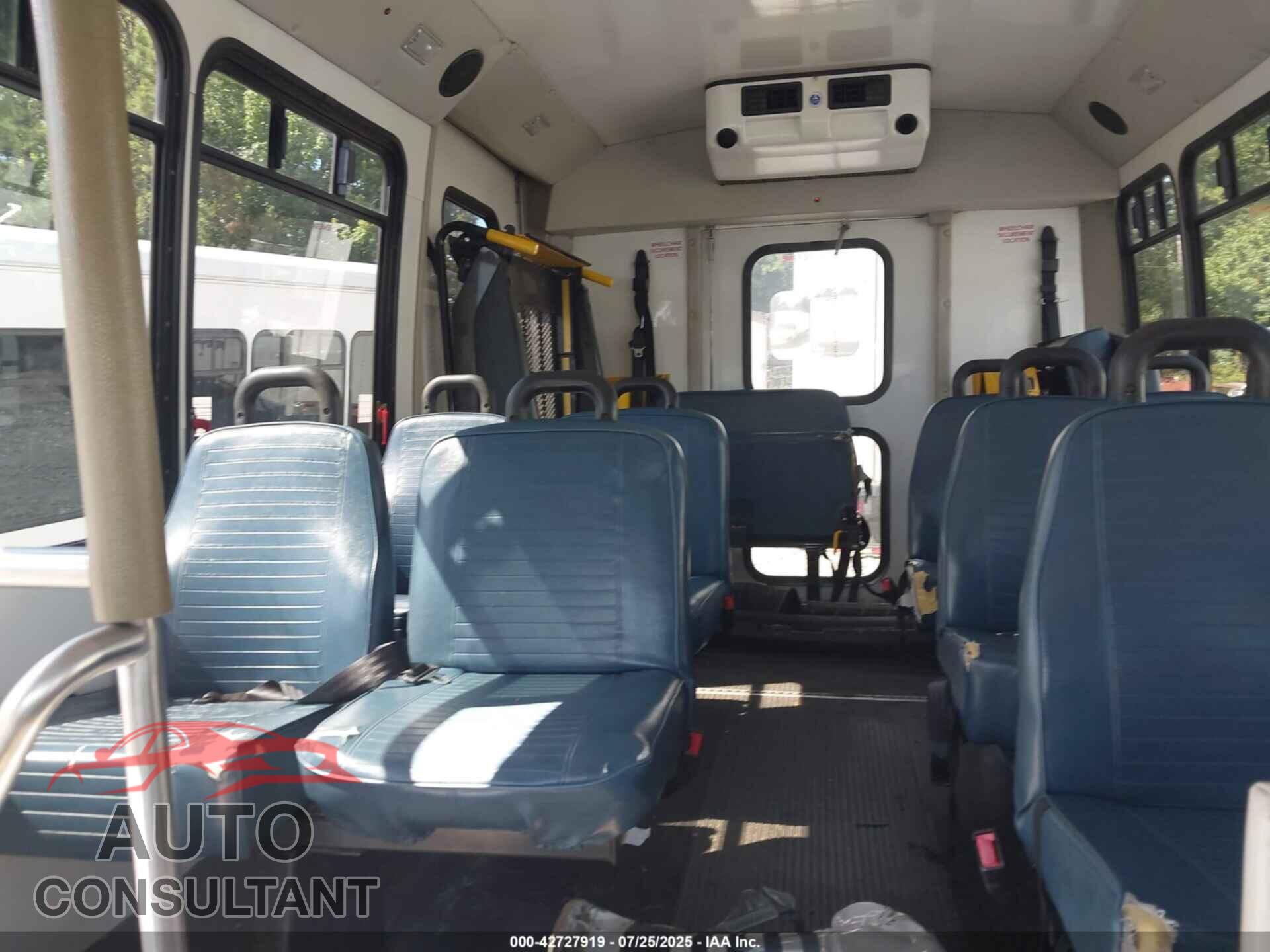 FORD E-350 CUTAWAY 2011 - 1FDEE3FS9BDA72744