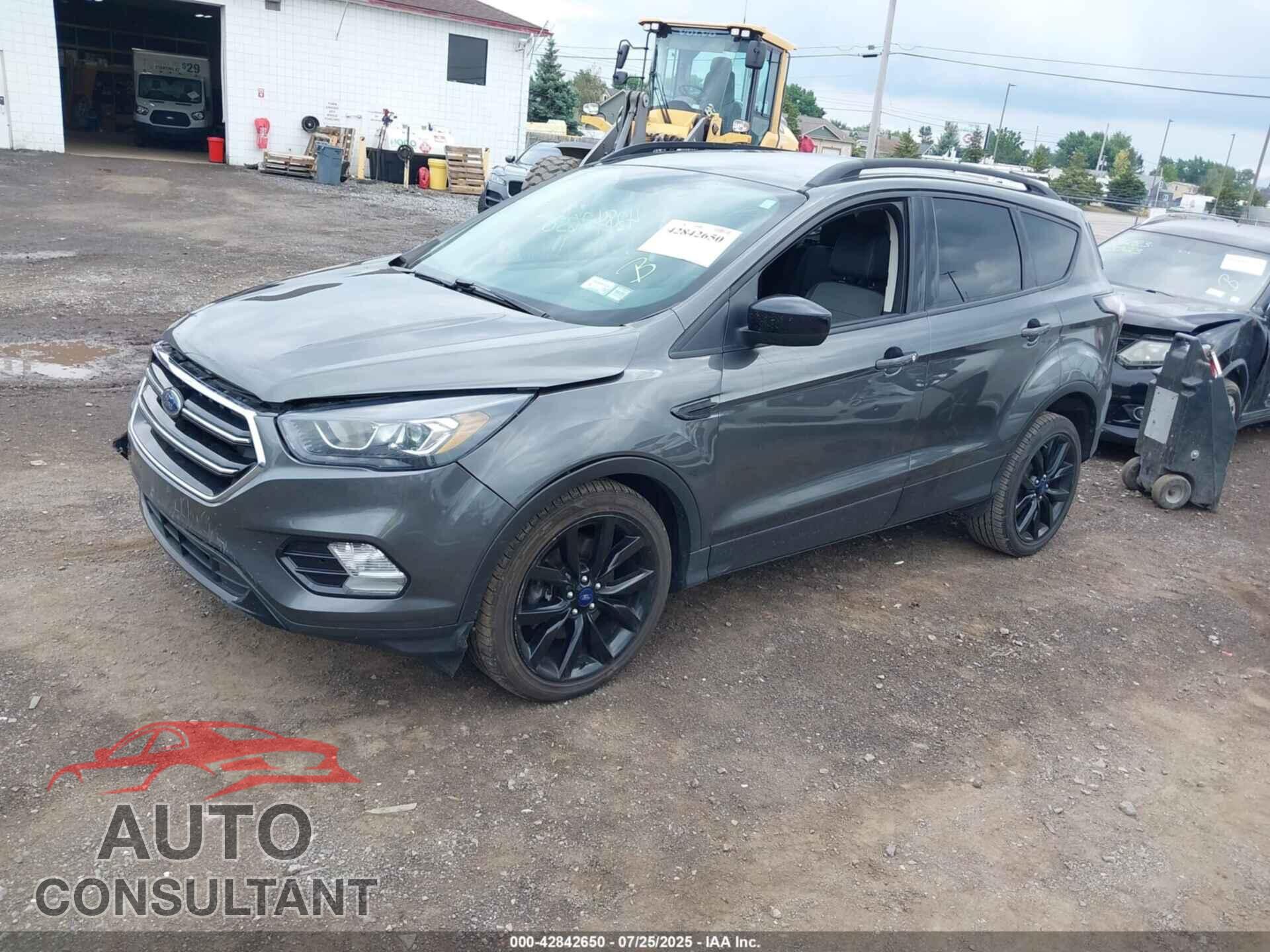 FORD ESCAPE 2017 - 1FMCU9G91HUB39287