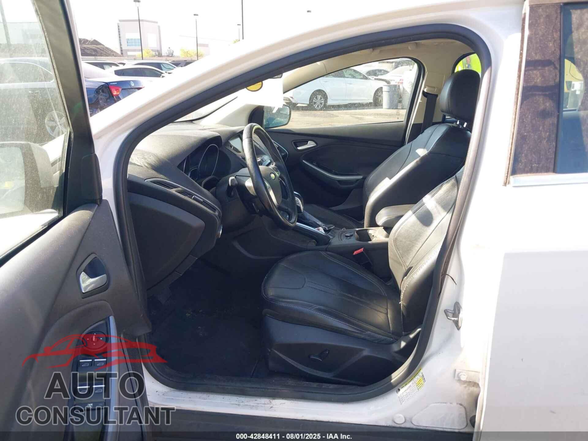 FORD FOCUS 2014 - 1FADP3N25EL118372