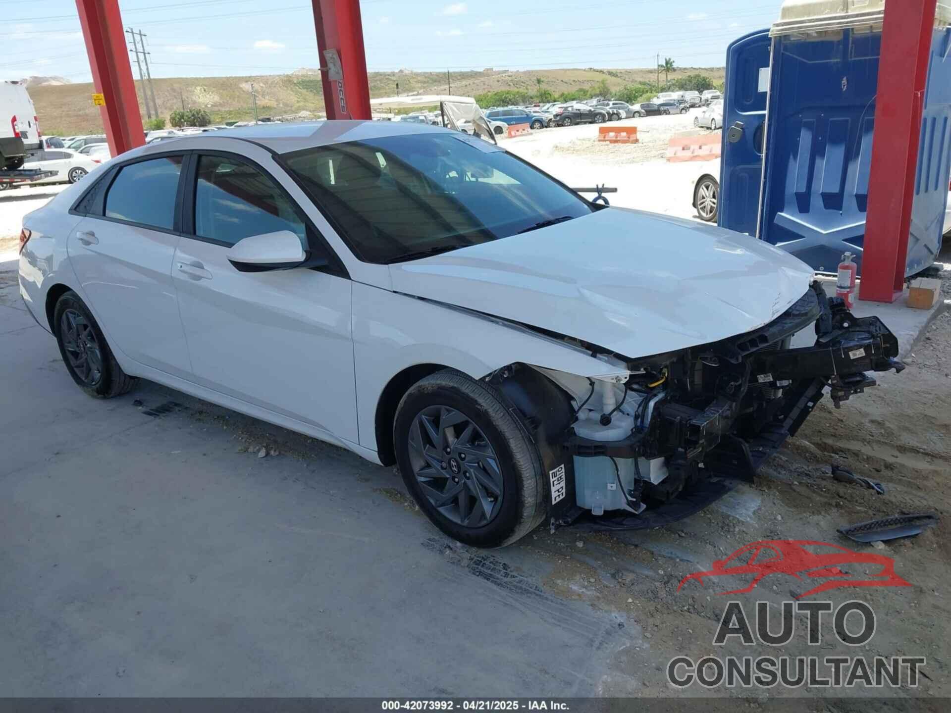 HYUNDAI ELANTRA 2024 - KMHLM4DG3RU637174