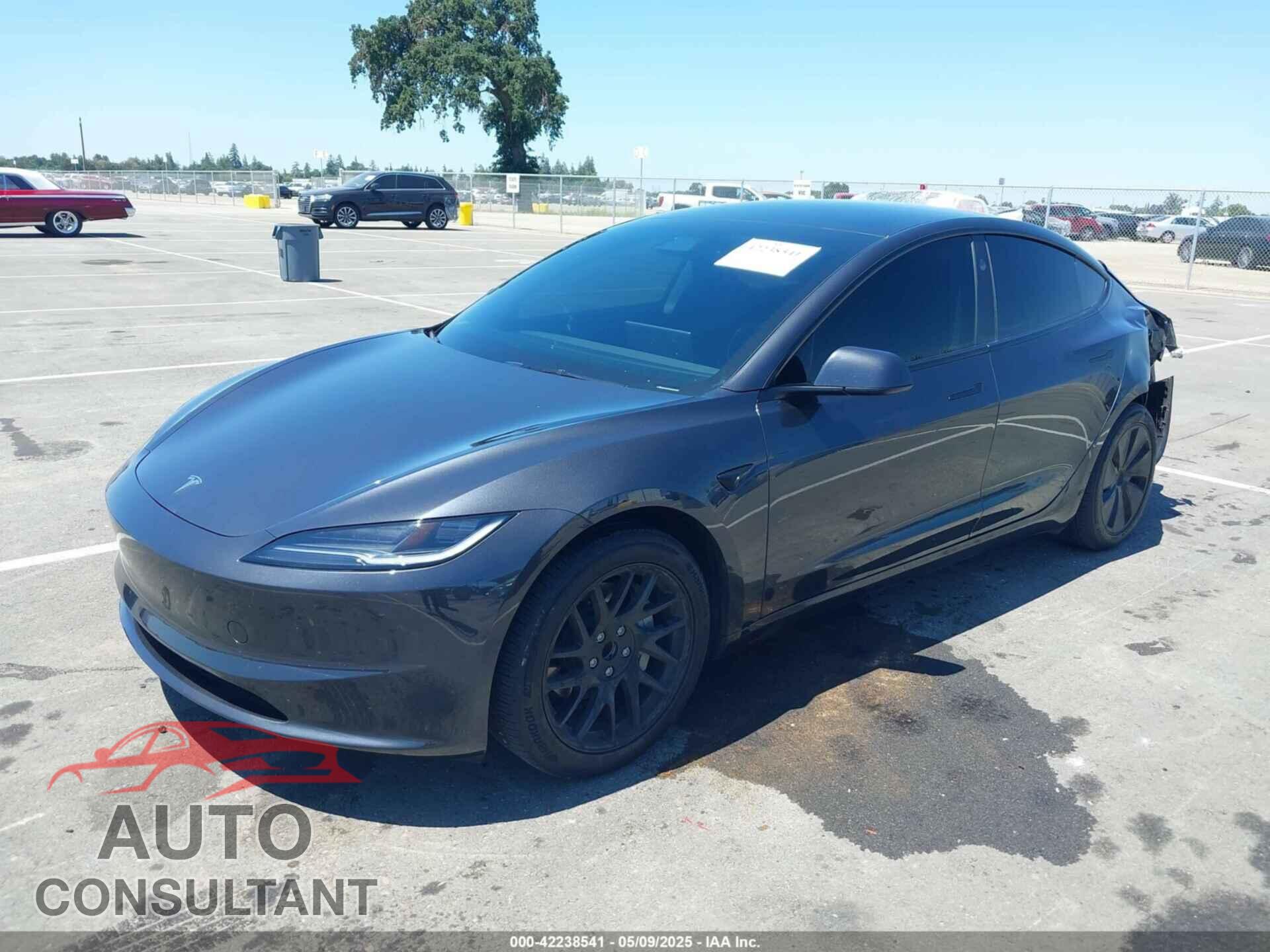 TESLA MODEL 3 2024 - 5YJ3E1EA4RF721281