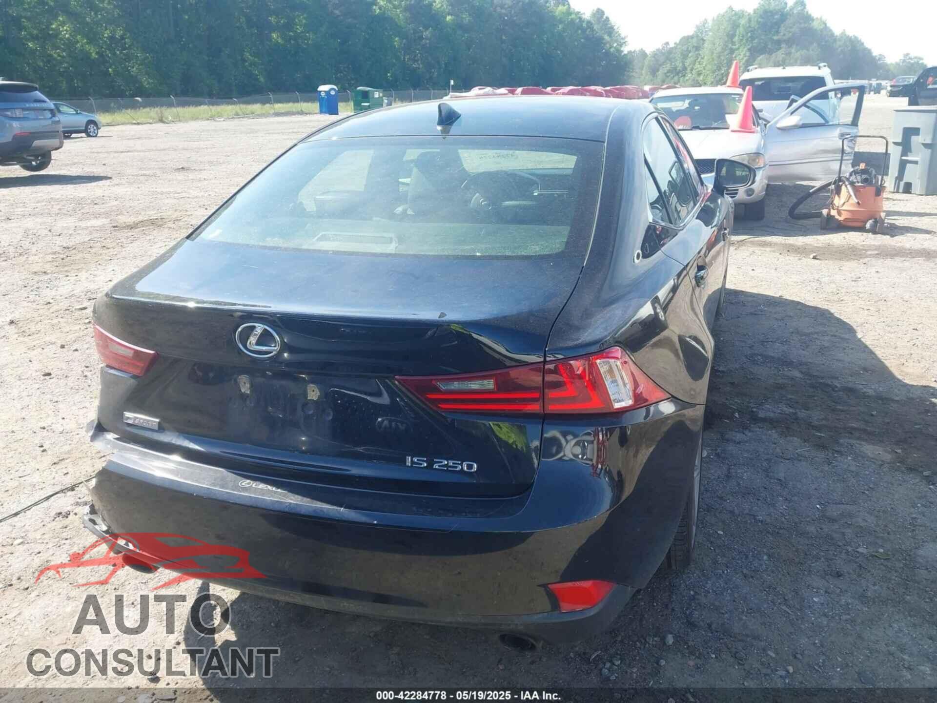LEXUS IS 2015 - JTHBF1D26F5053899