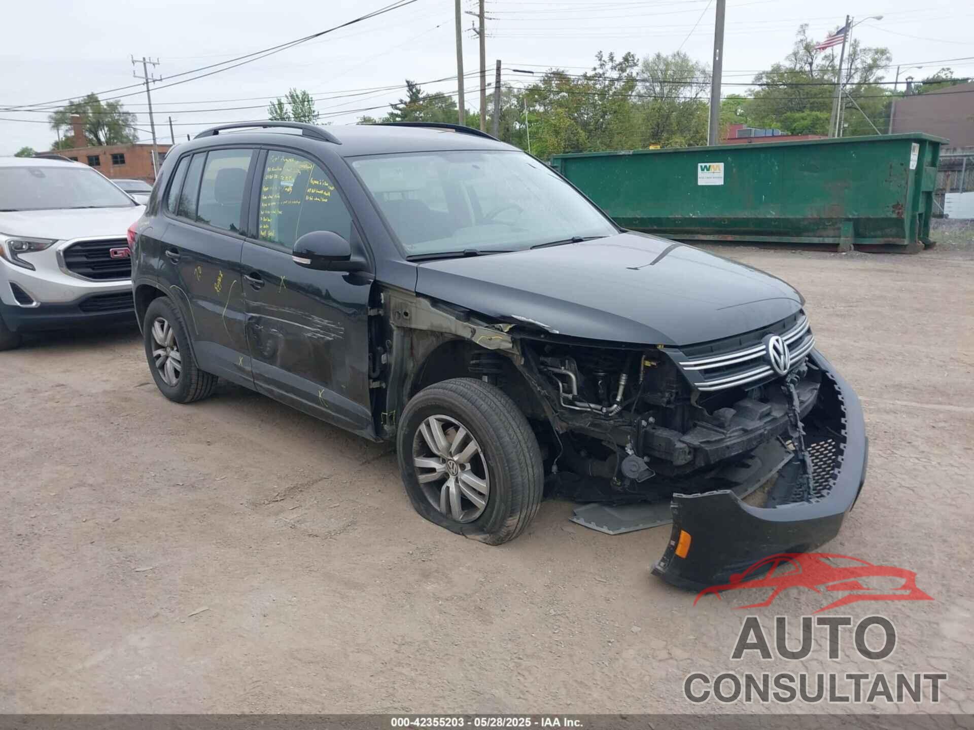 VOLKSWAGEN TIGUAN 2015 - WVGBV7AX6FW575879