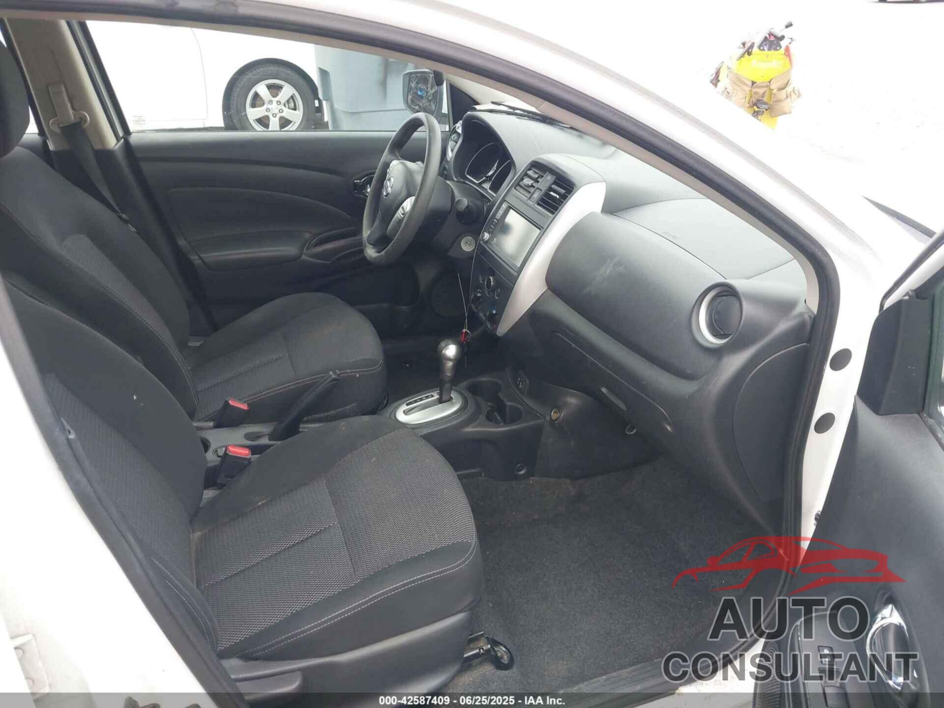 NISSAN VERSA 2018 - 3N1CN7AP5JL881451