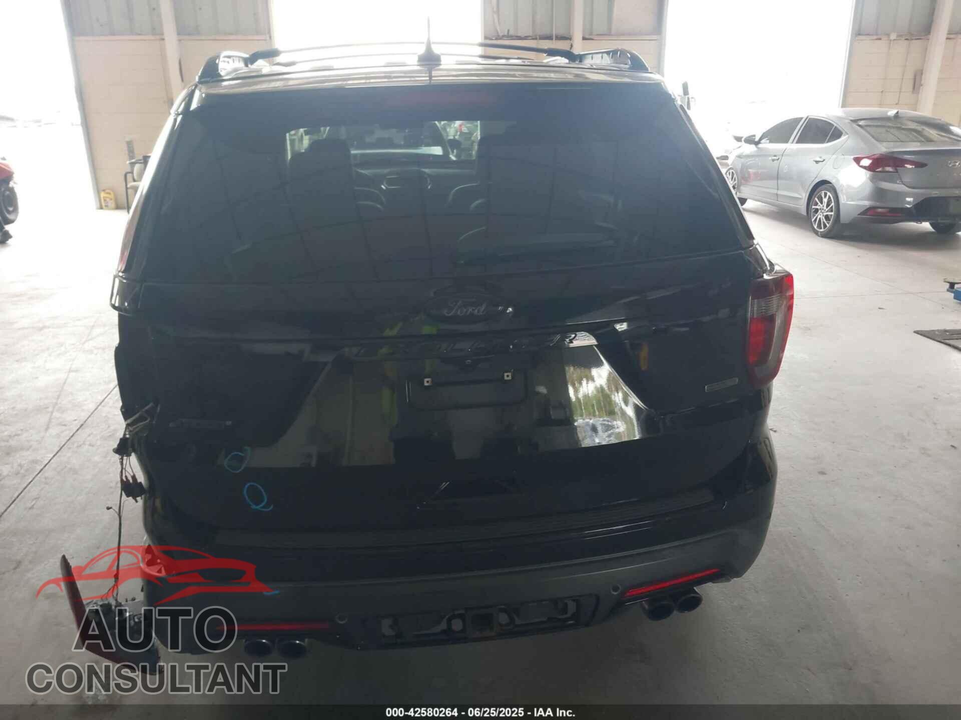 FORD EXPLORER 2018 - 1FM5K8GT8JGB63417