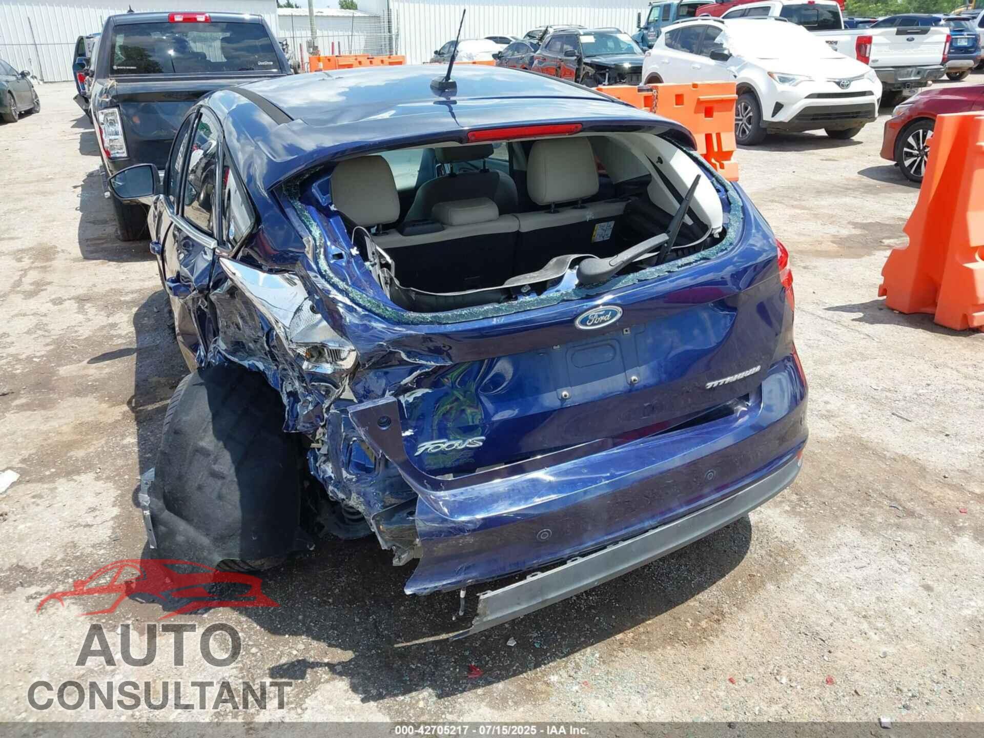 FORD FOCUS 2017 - 1FADP3N25HL206522