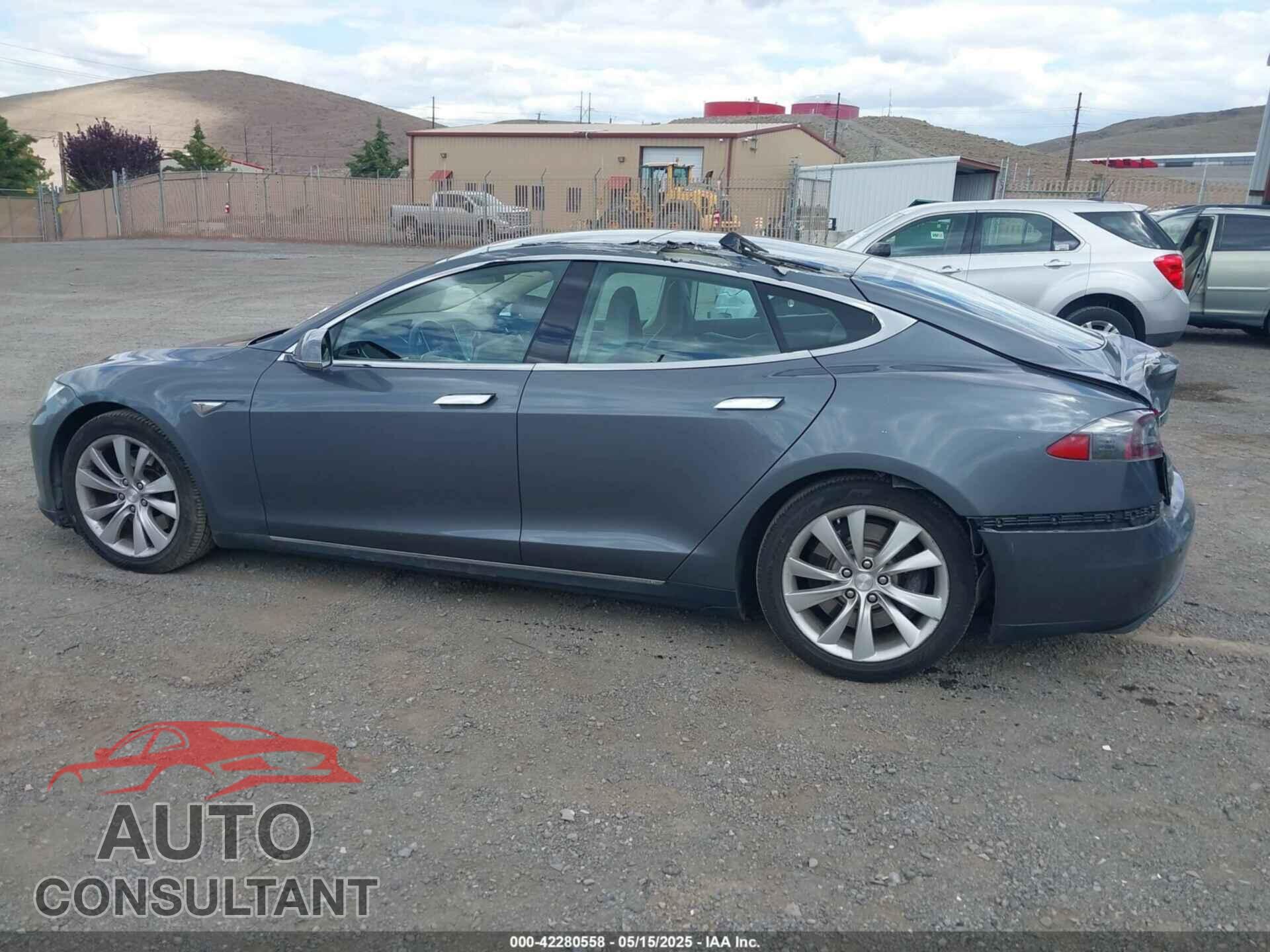 TESLA MODEL S 2013 - 5YJSA1CN5DFP21635