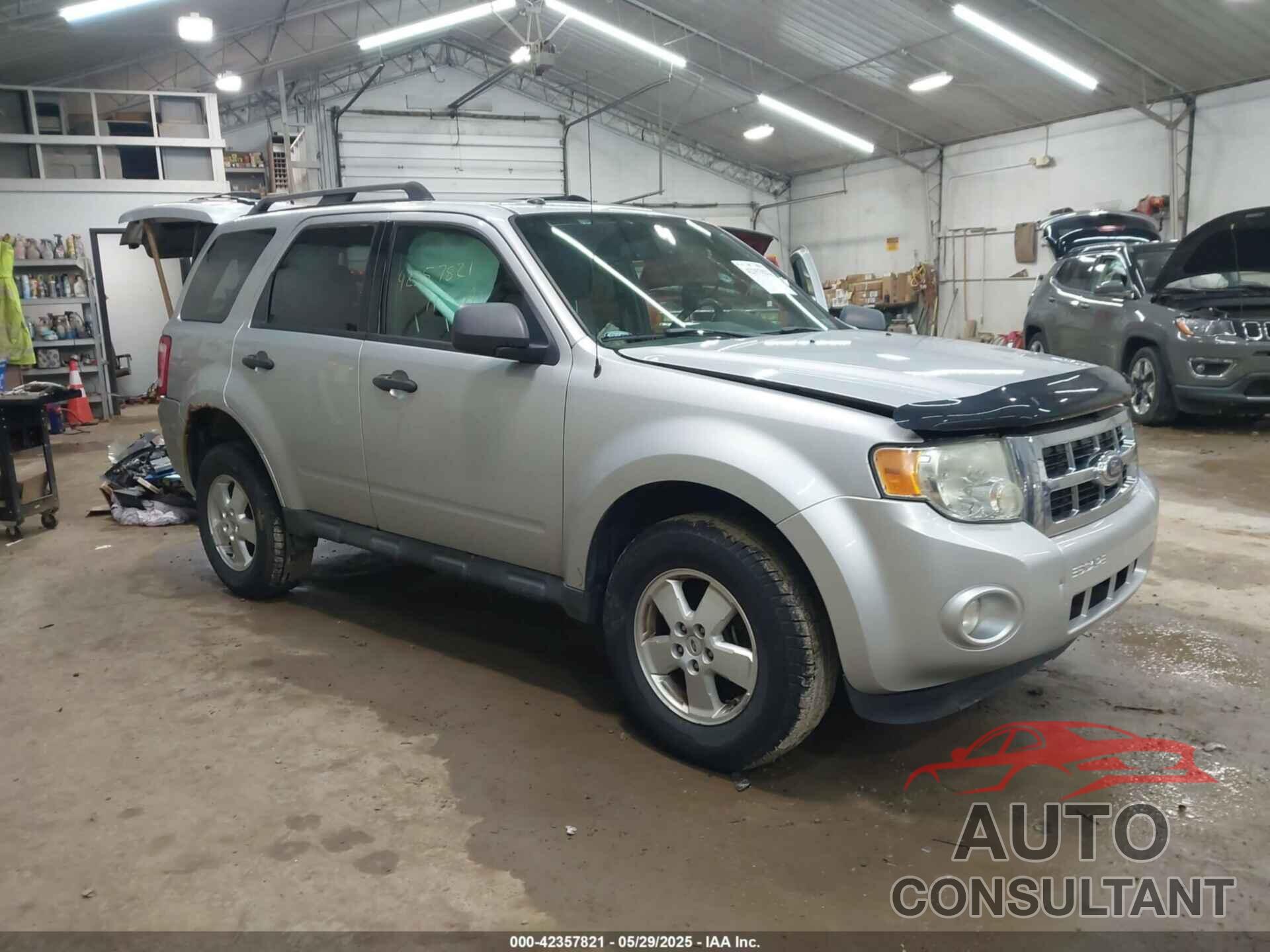 FORD ESCAPE 2011 - 1FMCU9D76BKB71349