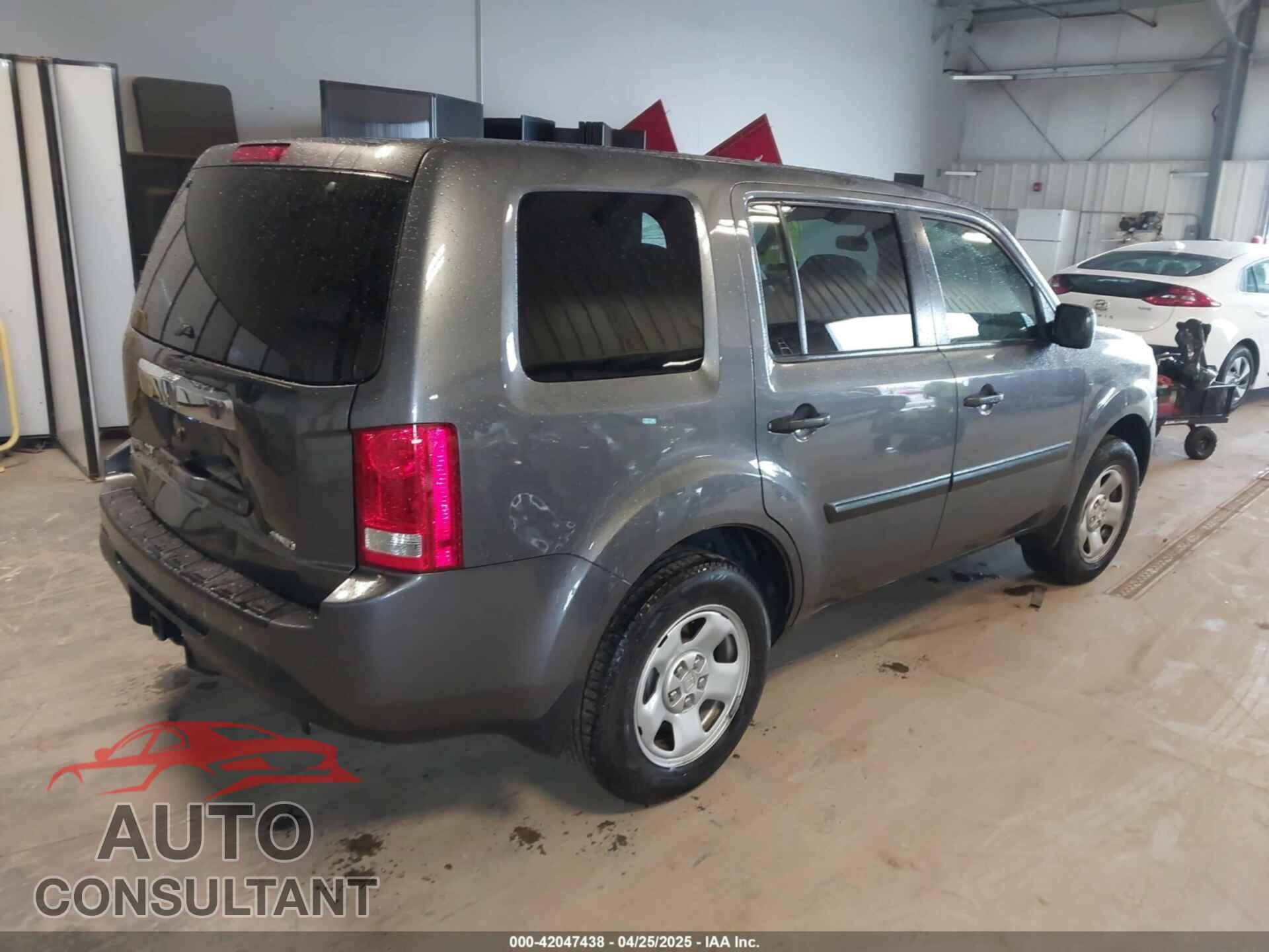 HONDA PILOT 2015 - 5FNYF4H24FB015111