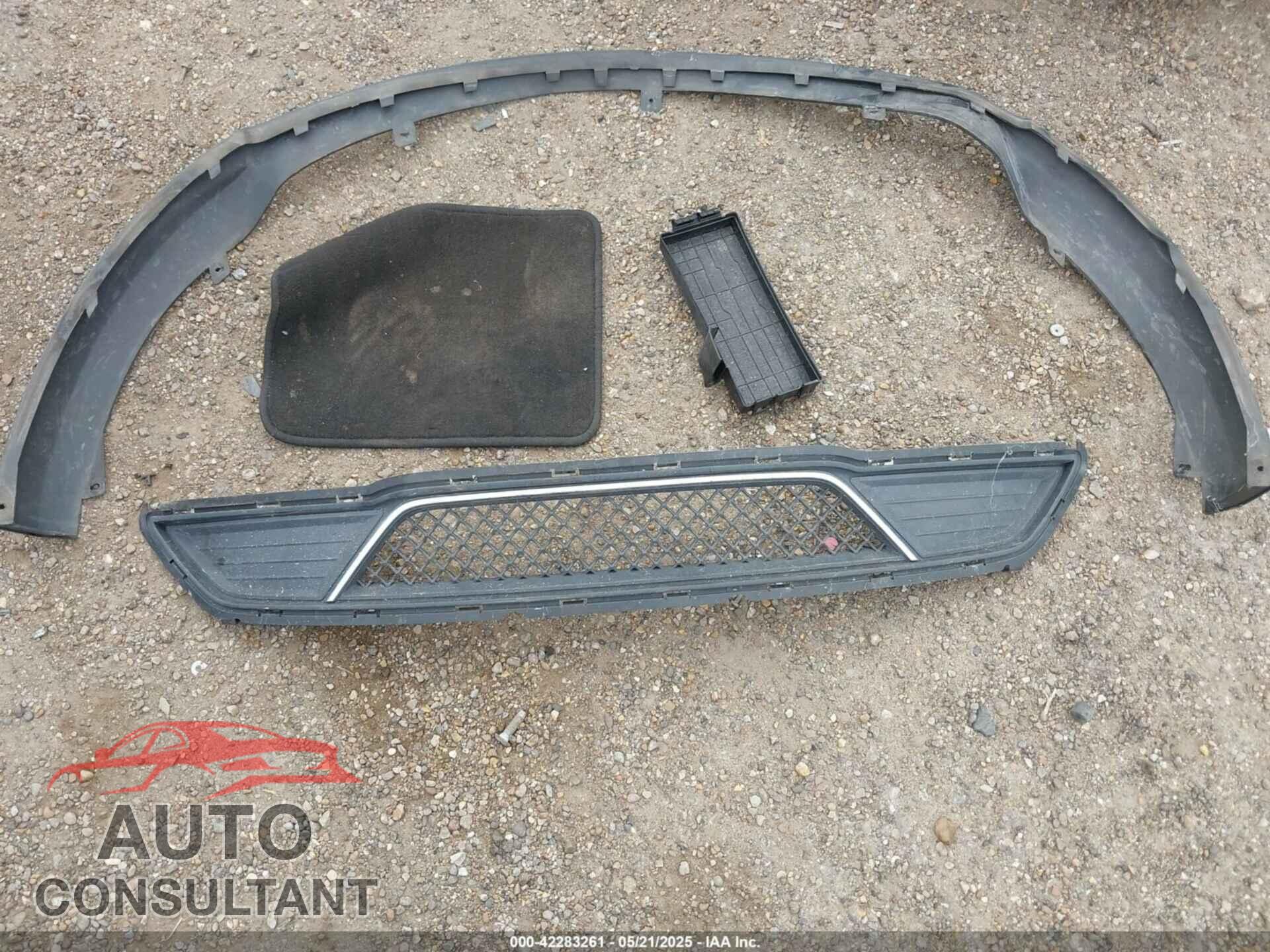 FORD TAURUS 2017 - 1FAHP2F80HG104374