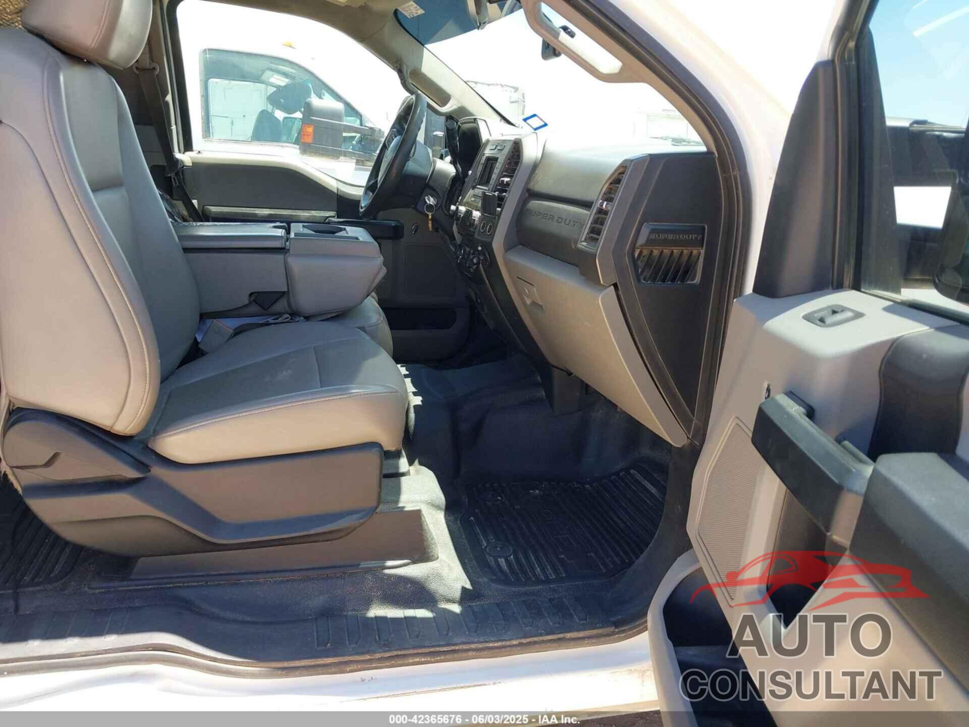 FORD F-350 CHASSIS 2018 - 1FD7X3ET2JEB85473